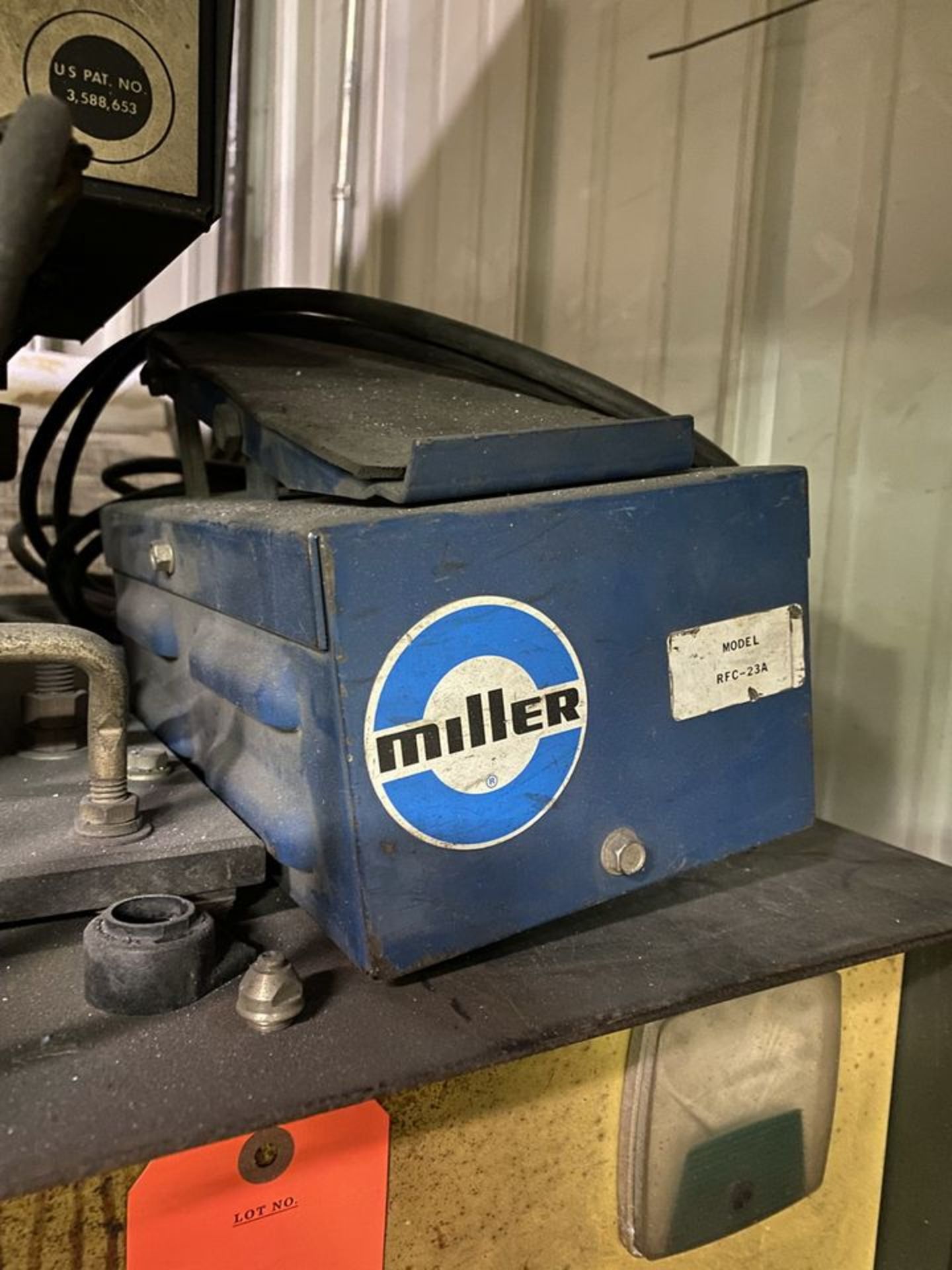 Linde Type V1-200 Welding Power Supply; with Miller Millermatic 10E Wire Feeder, Miller Foot - Image 3 of 4