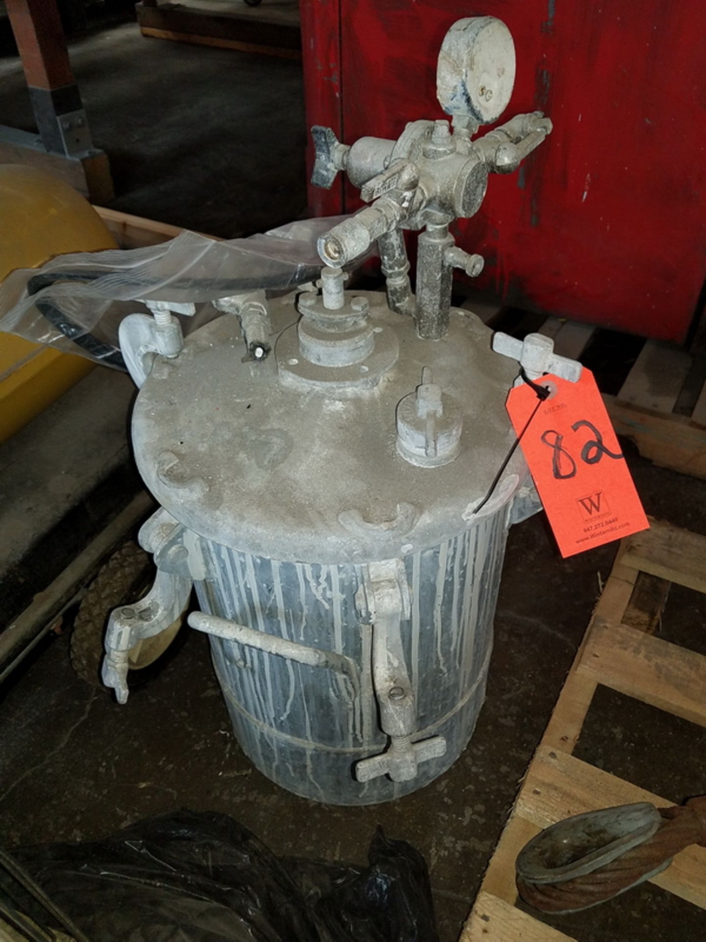 5-Gallon Paint Pressure Pot; with Replacement Lid Gasket - Image 2 of 2