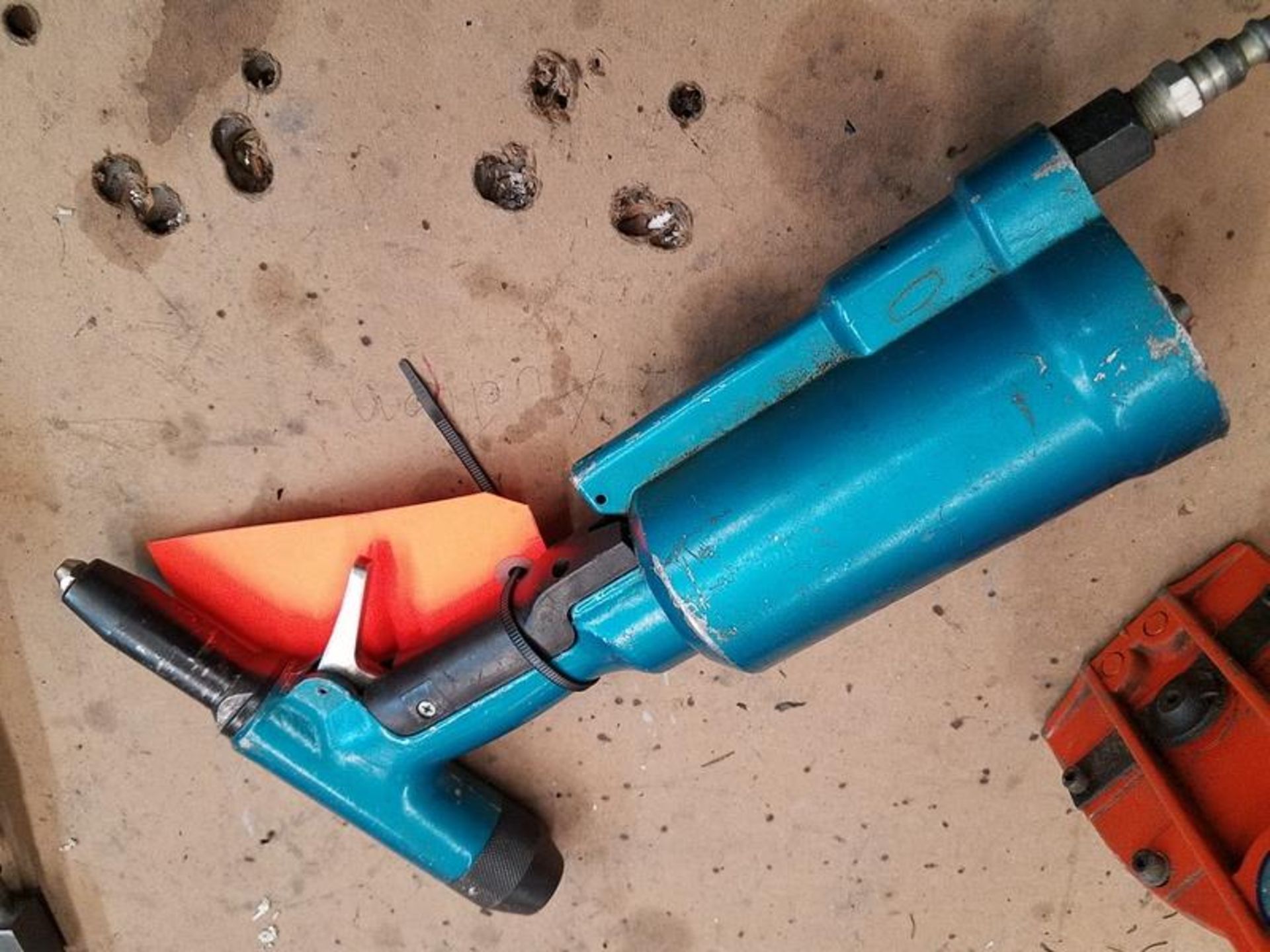 Air Rivet Gun