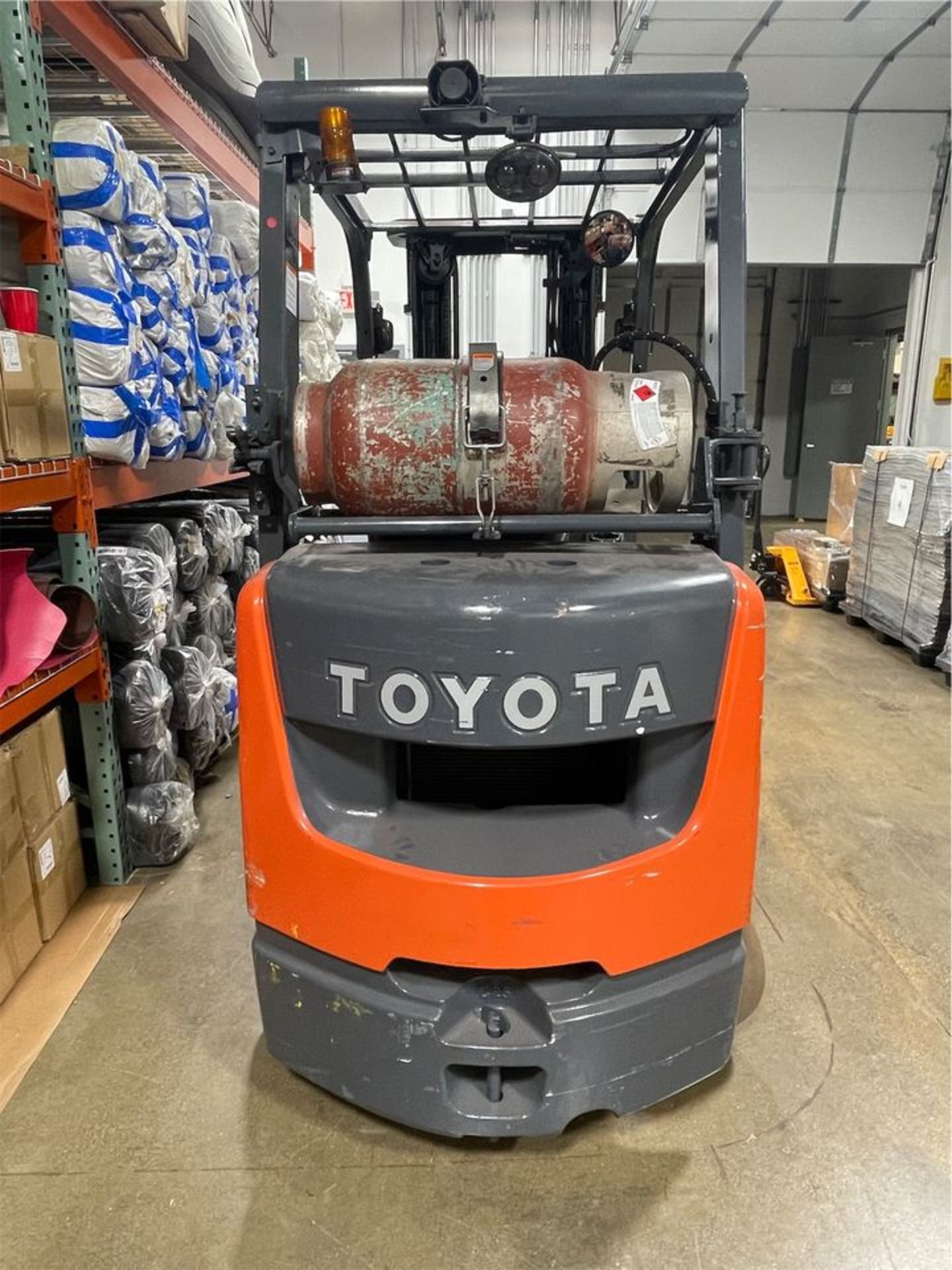 Toyota 4,800 lb. Cap. Model 8FGCU25 LP Fork Lift Truck, S/N: 63526 (2017); with 3-Stage Mast, 189 - Image 3 of 9
