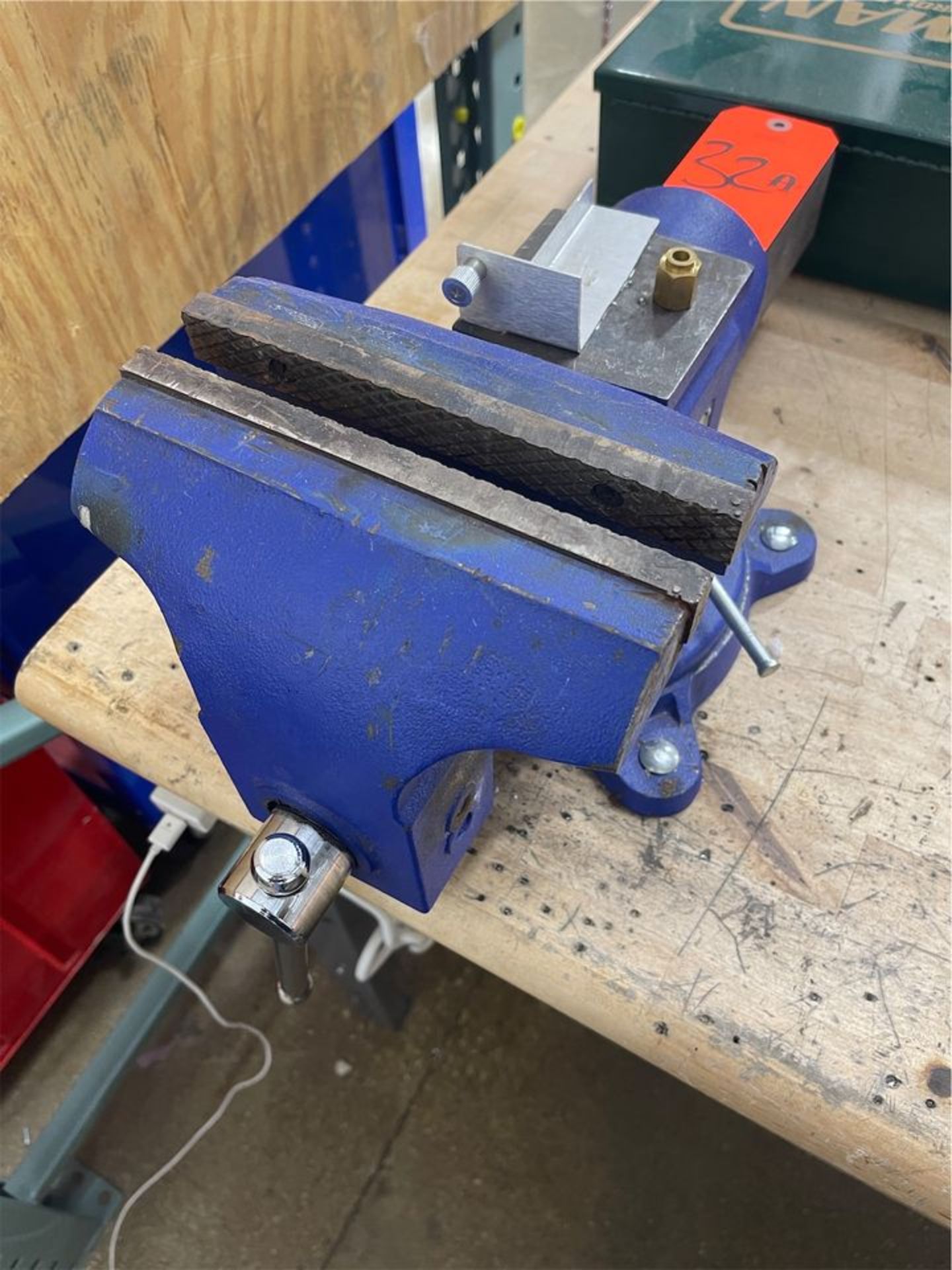 Eastwood 8 in. Bench Vise