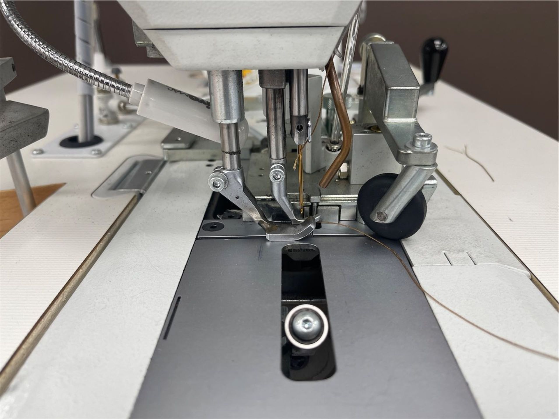 Campbell-Randall Model Linea 20 Matic-LT1 Semi-Automatic Belt Stitching Machine, S/N: 21-11-026 ( - Image 4 of 11