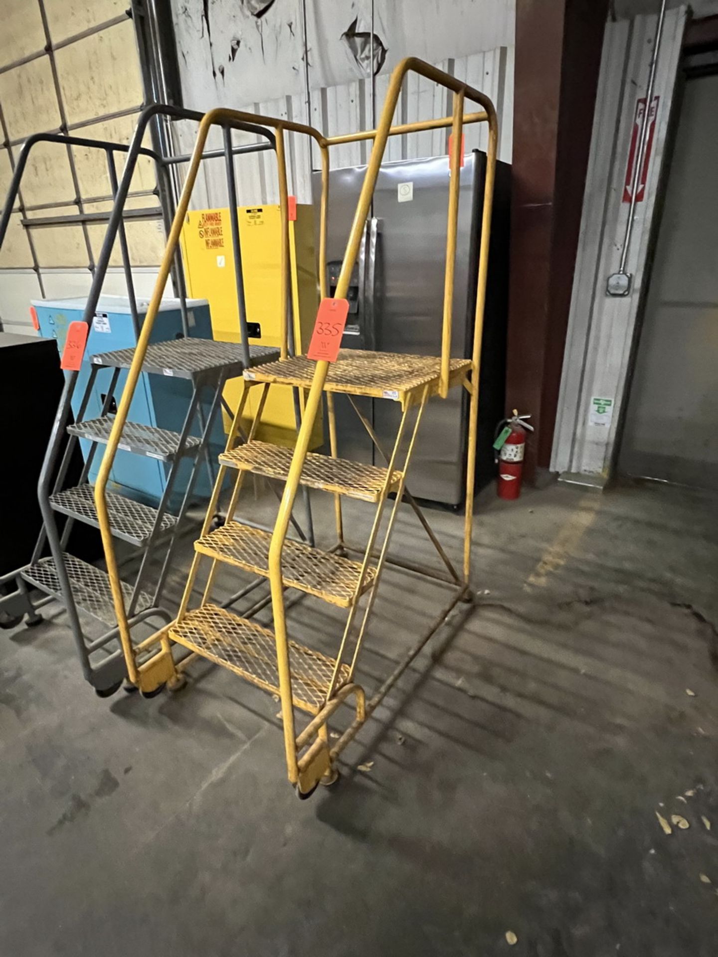 Cotterman 4-Step 450-lb. Cap. Portable Safety Ladder - Image 2 of 2