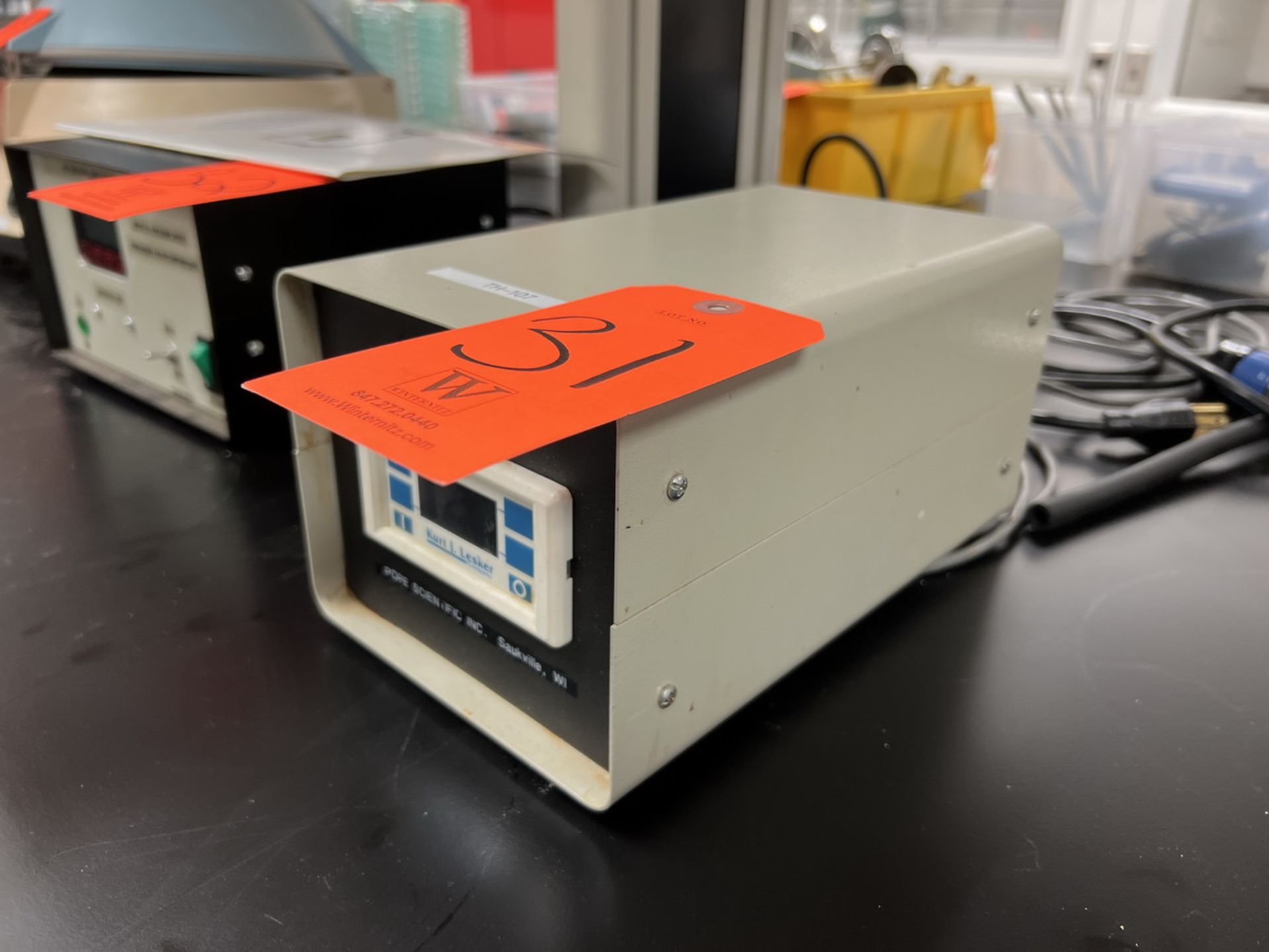 Pope 375 Series Panel Mount/Bench-Top Vacuum Gauge Controller; 1x10-4 to 1,000 Torr/1.3 x 10-4 to - Image 2 of 4