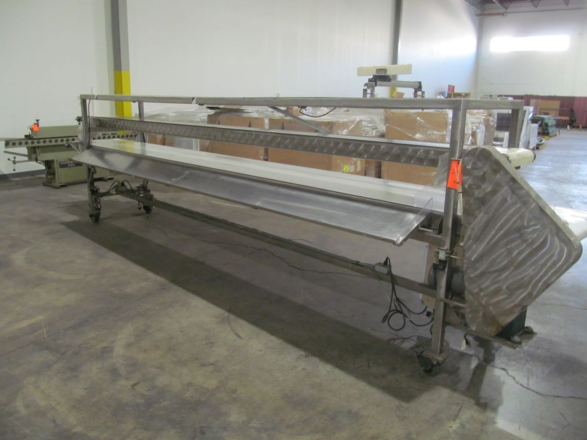 18 ft. Long 2-Tier Stainless Steel Variable Speed Portable Pack-Off Conveyor; 24 in. wide Neoprene - Image 5 of 7