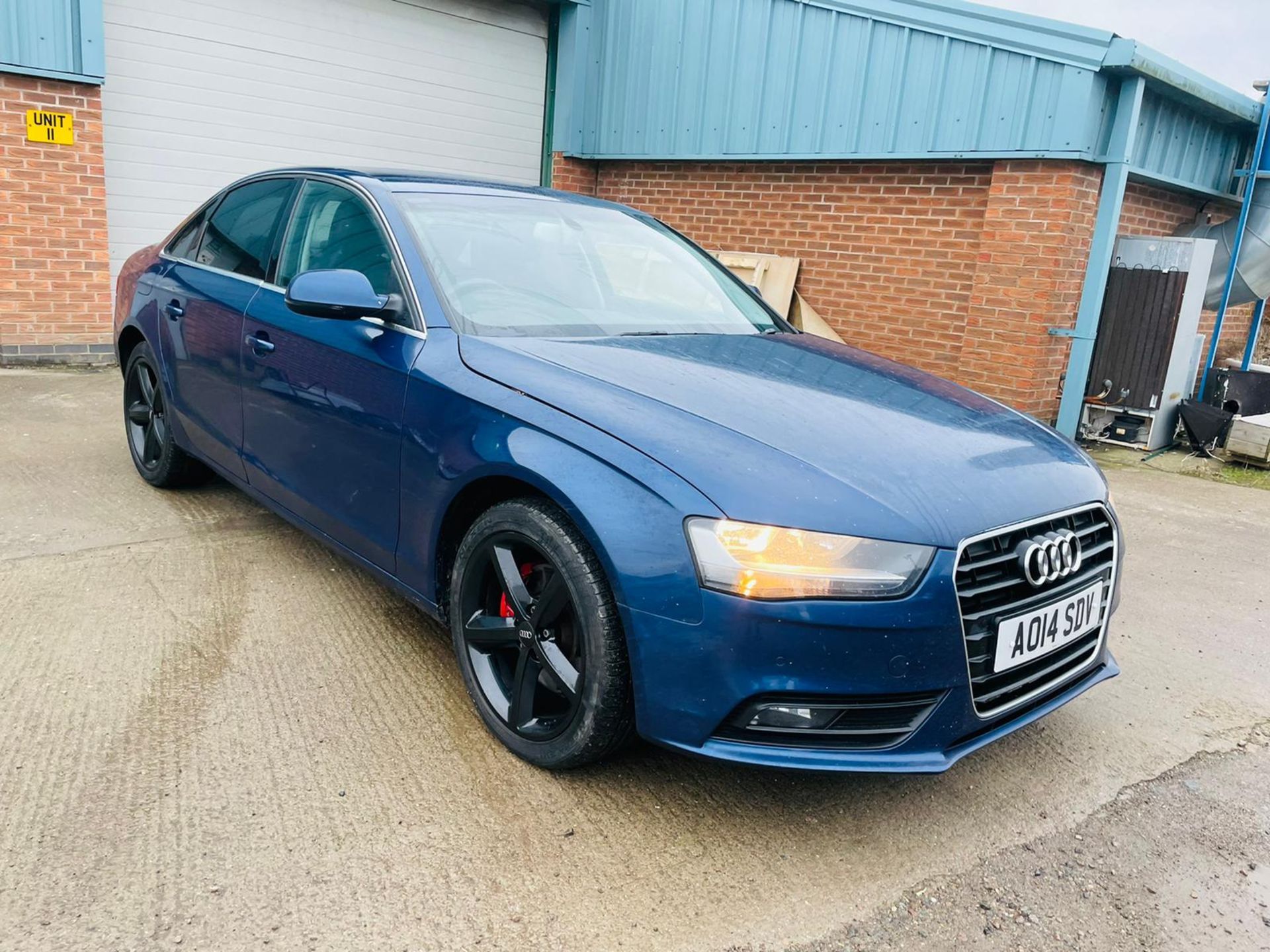 AUDI A4 2.0TDI TECHNIK "SE" (NEW SHAPE) 14 REG - LOW MILES - LEATHER - SAT NAV - MEGA SPEC - NO VAT! - Image 5 of 29