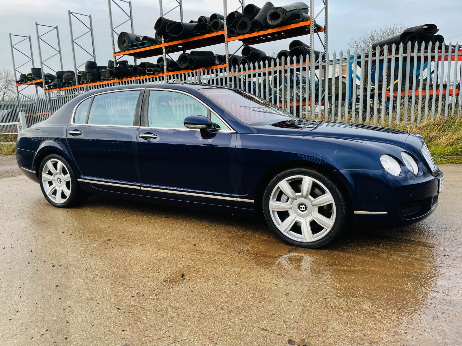 Reserve Met BENTLEY CONTINENTAL FLYING SPUR W12 (LUXURY LIMO) MASSIVE SPEC - MUST SEE - - Image 10 of 38