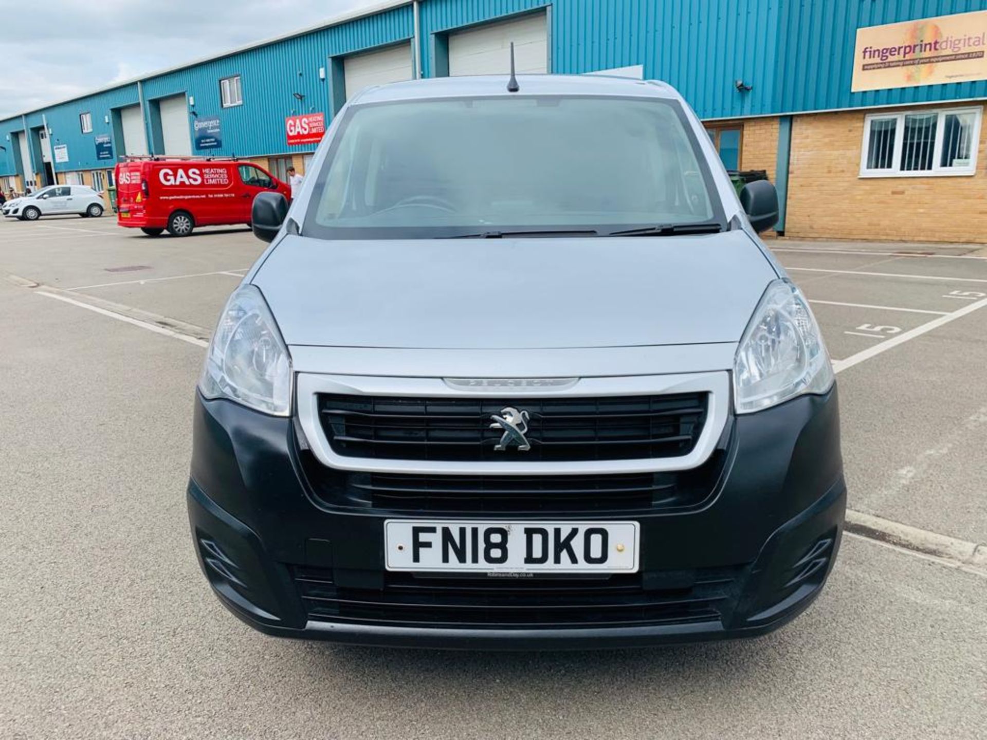 Peugeot Partner Professional 1.6 HDI- 2018 18Reg -Euro 6 - ULEZ Compliant -Parking Sensors-aircon - Image 7 of 8