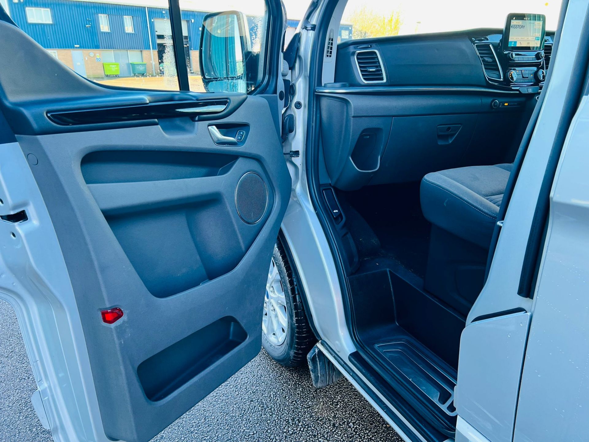 (Reserve Met) Ford Transit Custom 310 130 2.0 Tdci Titanium 9 Seater MiniBus 2019 Model - Air Con - - Image 14 of 36