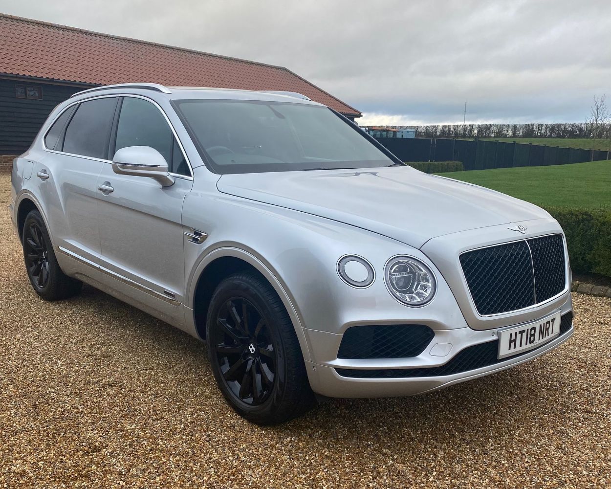 BENTLEY BENTAYGA 4.0d 18 REG - Range Rover SPORT AUTOBIOGRAPHY + SELECTION OF MODERN COMMERCIAL VEHICLES & LATE MODEL CARS AND 4X4s