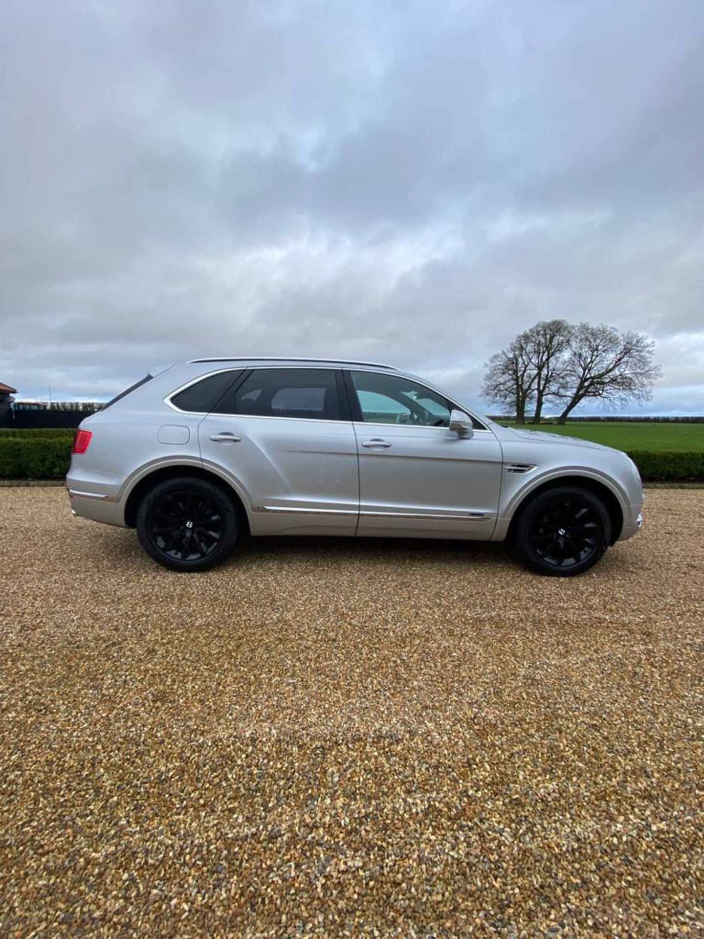 BENTLEY BENTAYGA V8d BI-TURBO "SUV" 18 REG - PAN ROOF - MEGA SPEC- LOW MILES - FSH - NO VAT!!! - Image 6 of 31