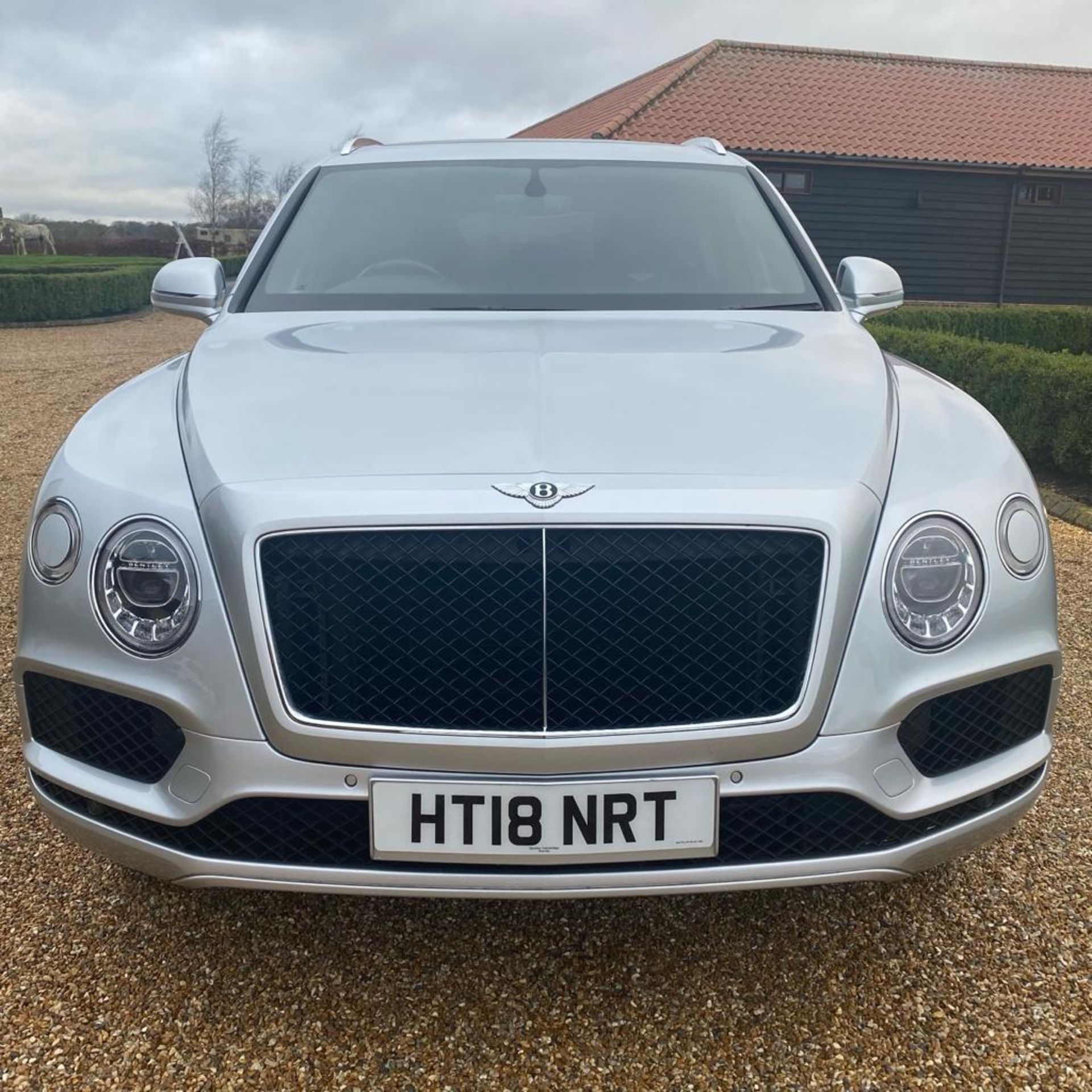 BENTLEY BENTAYGA V8d BI-TURBO "SUV" 18 REG - PAN ROOF - MEGA SPEC- LOW MILES - FSH - NO VAT!!! - Image 3 of 31