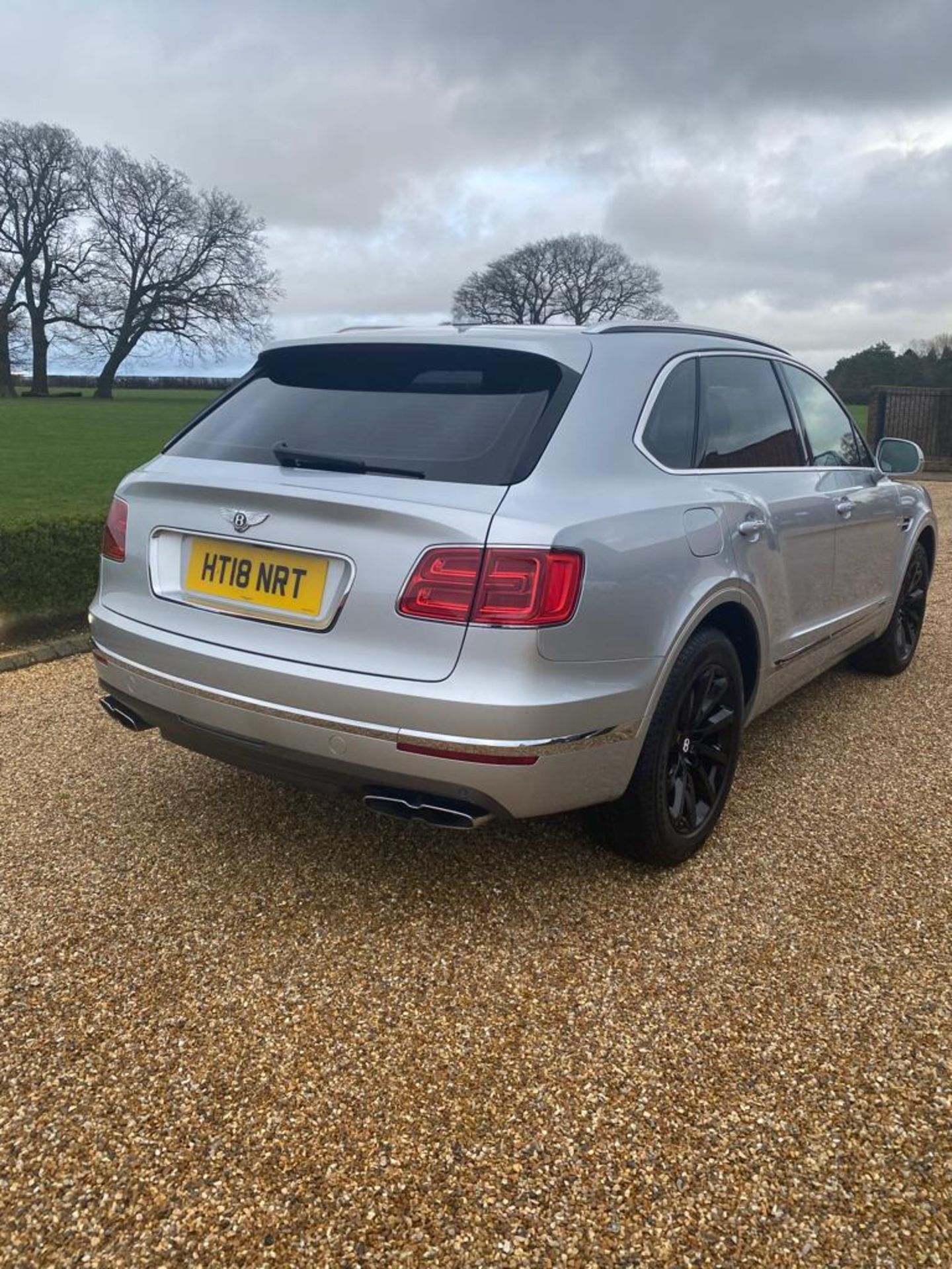 BENTLEY BENTAYGA V8d BI-TURBO "SUV" 18 REG - PAN ROOF - MEGA SPEC- LOW MILES - FSH - NO VAT!!! - Image 4 of 31