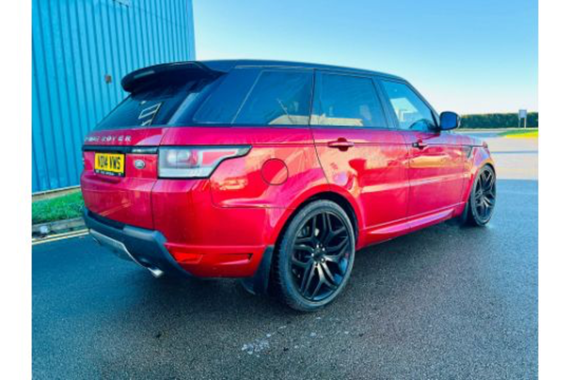 Range Rover Sport 3.0 SD 'V6 AUTOBIOGRAPHY' DYNAMIC Auto - MEGA SPEC!! - PAN ROOF - TV - 22" WHEELS - Image 3 of 31