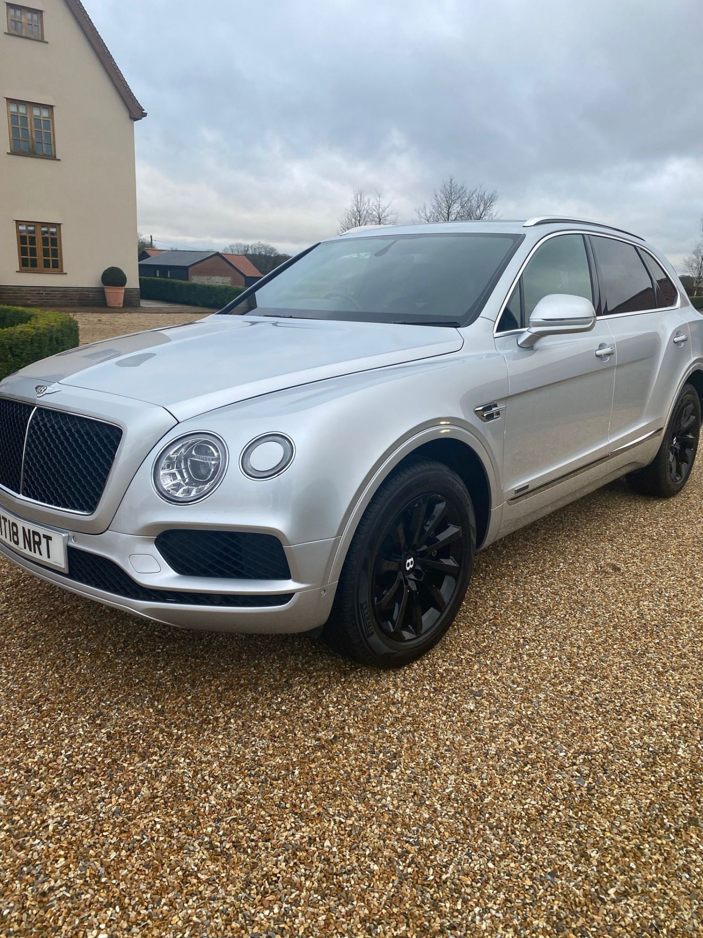 BENTLEY BENTAYGA V8d BI-TURBO "SUV" 18 REG - PAN ROOF - MEGA SPEC- LOW MILES - FSH - NO VAT!!! - Image 7 of 31