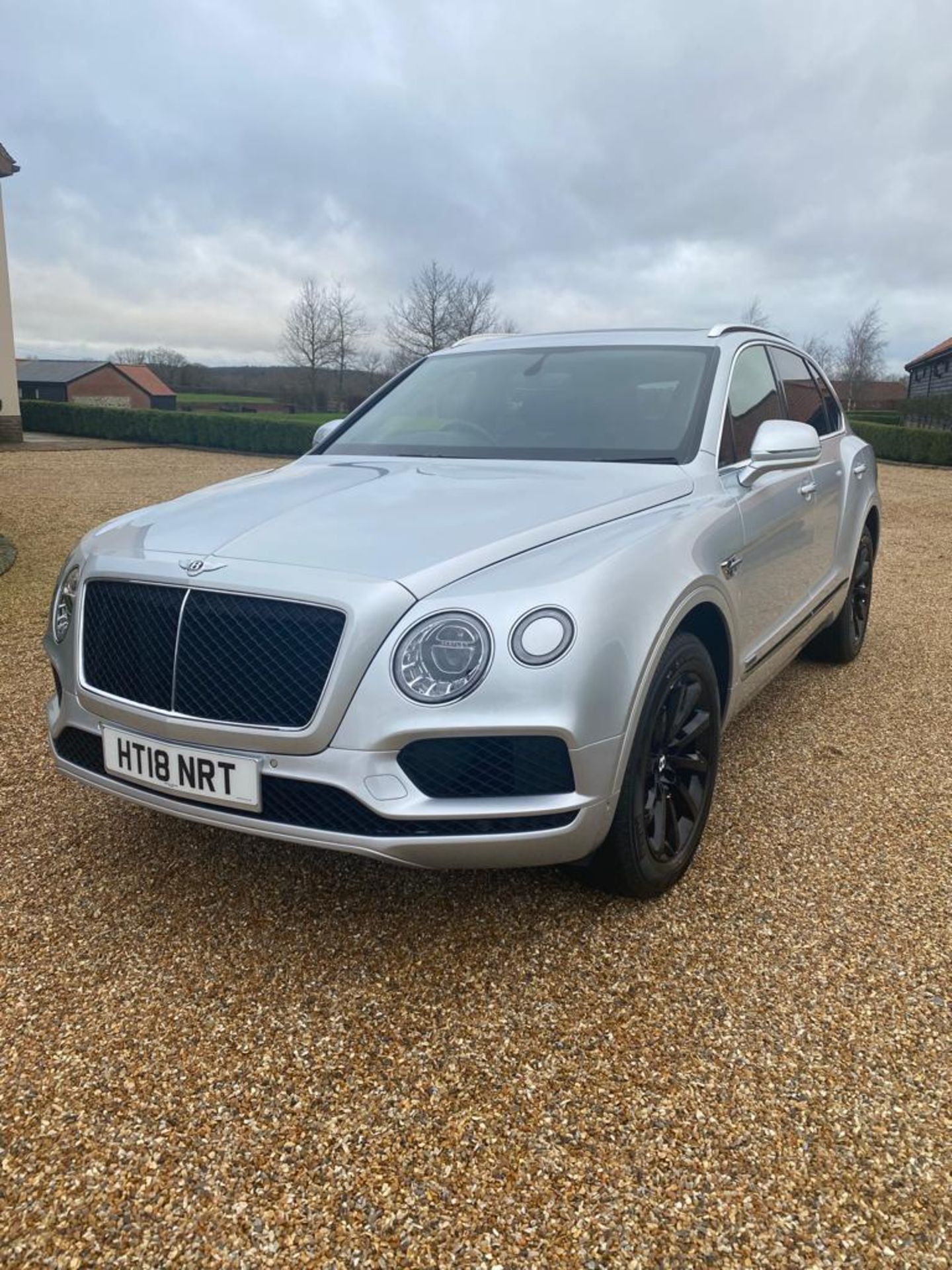 BENTLEY BENTAYGA V8d BI-TURBO "SUV" 18 REG - PAN ROOF - MEGA SPEC- LOW MILES - FSH - NO VAT!!! - Image 2 of 31