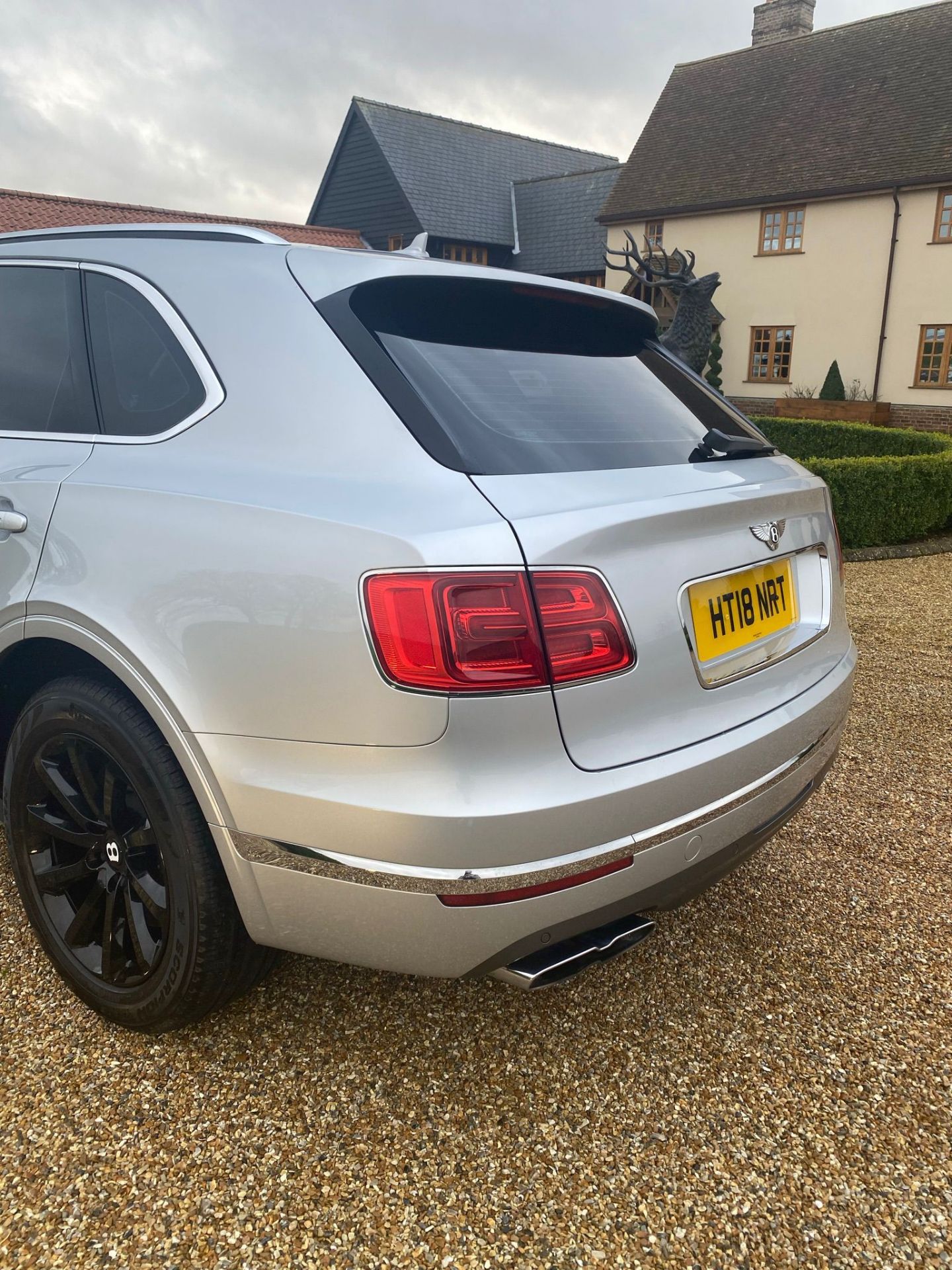 BENTLEY BENTAYGA V8d BI-TURBO "SUV" 18 REG - PAN ROOF - MEGA SPEC- LOW MILES - FSH - NO VAT!!! - Image 10 of 31