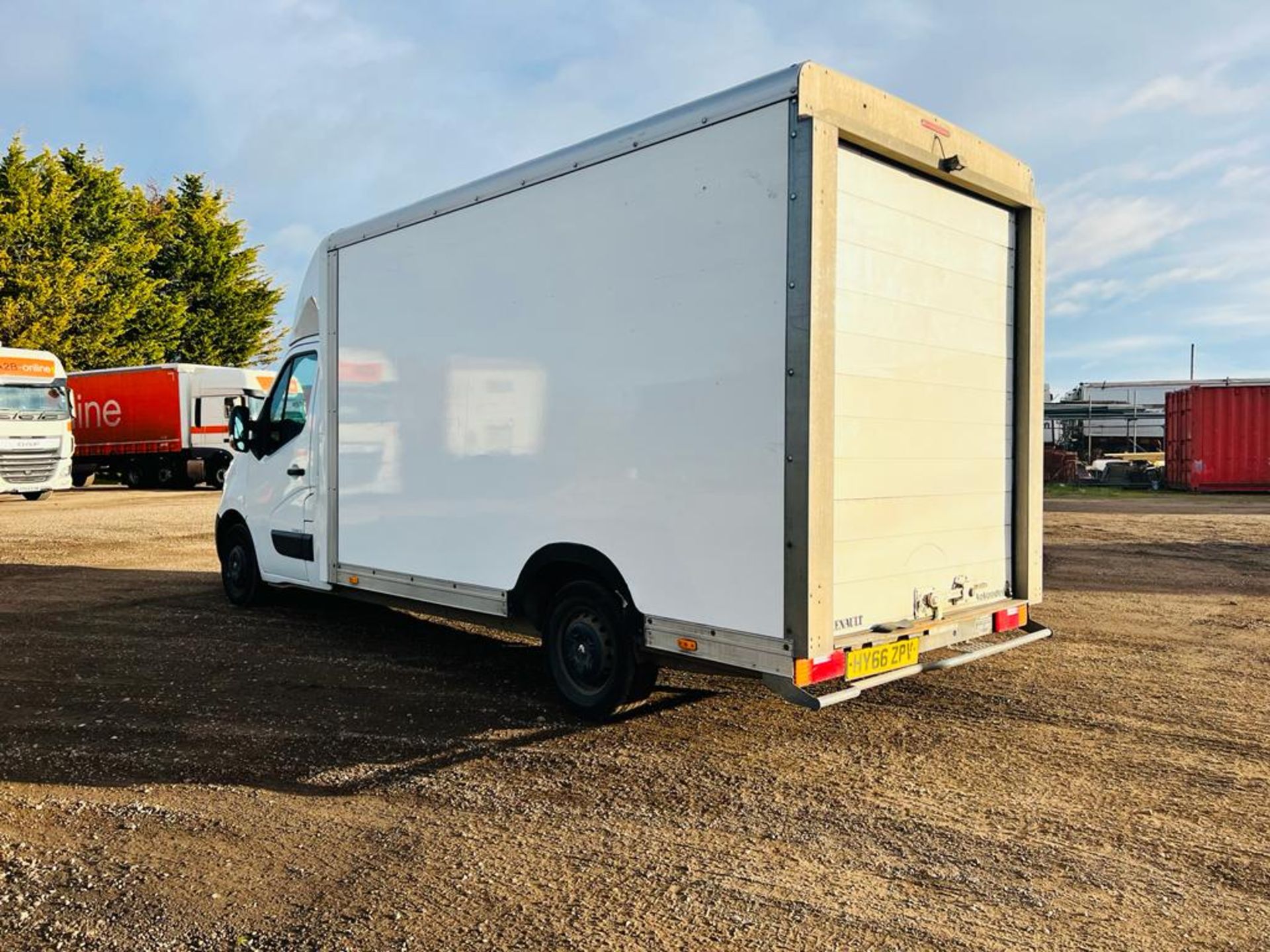 (RESERVE MET)Renault Master Low Loader Luton L3 2.3DCI - Euro 6 - 130Bhp -2017 Model -ULEZ COMPLIANT - Image 5 of 18