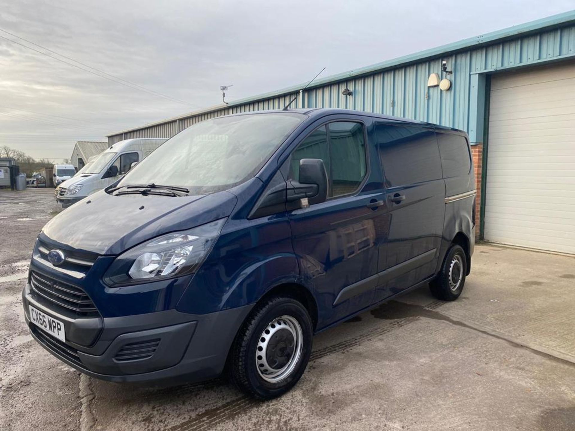 (RESERVE MET) Ford Transit 2.2 TDCI Custom 290 eco-tech L2H1 2017 Model - AIR CON - SAT NAV - EURO 6 - Image 2 of 17