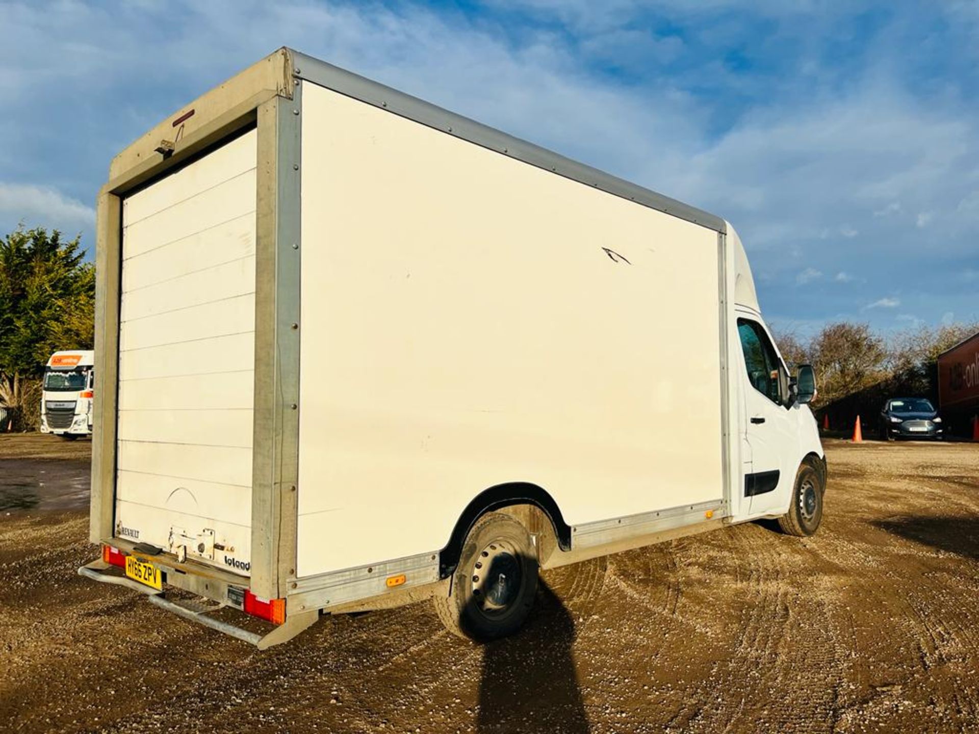 (RESERVE MET)Renault Master Low Loader Luton L3 2.3DCI - Euro 6 - 130Bhp -2017 Model -ULEZ COMPLIANT - Image 7 of 18