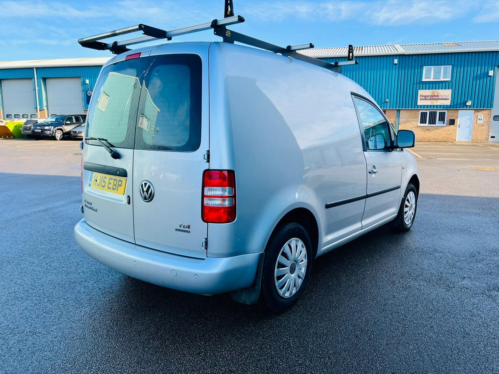 Reserve Met Volkswagen Caddy 1.6 TDi TRENDLINE - 2015 15 Reg - - Service History - Roof Rack - - Image 6 of 21