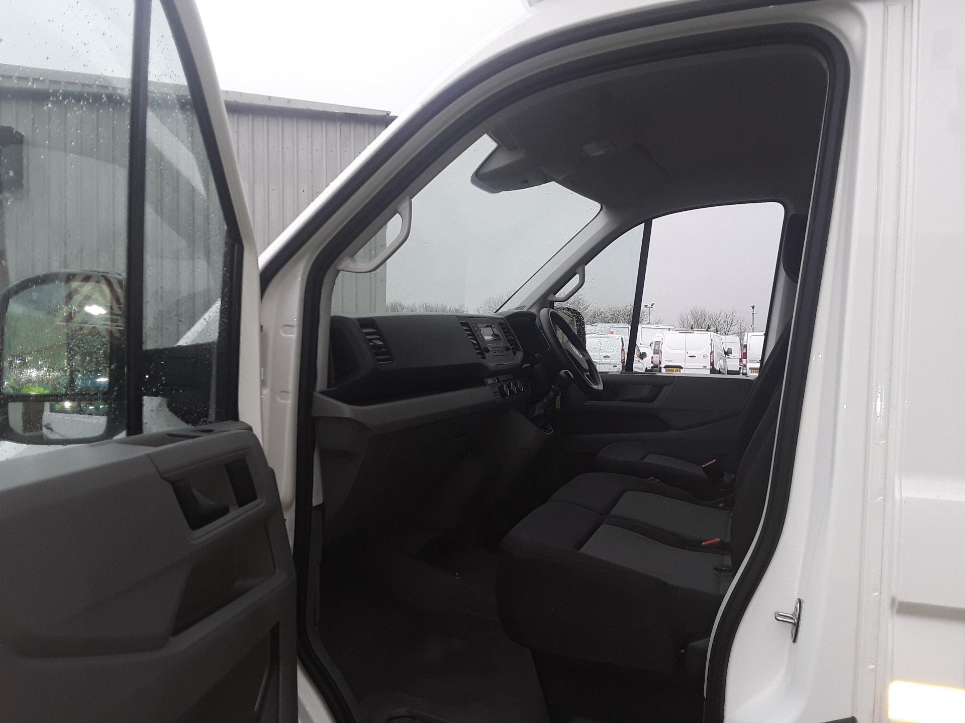 (Reserve Met) Volkswagen Crafter CR35 LWB Luton 2.0 TDI- 140ps -18 Reg - 1 Owner - Euro6- TL - FSH - Image 6 of 8