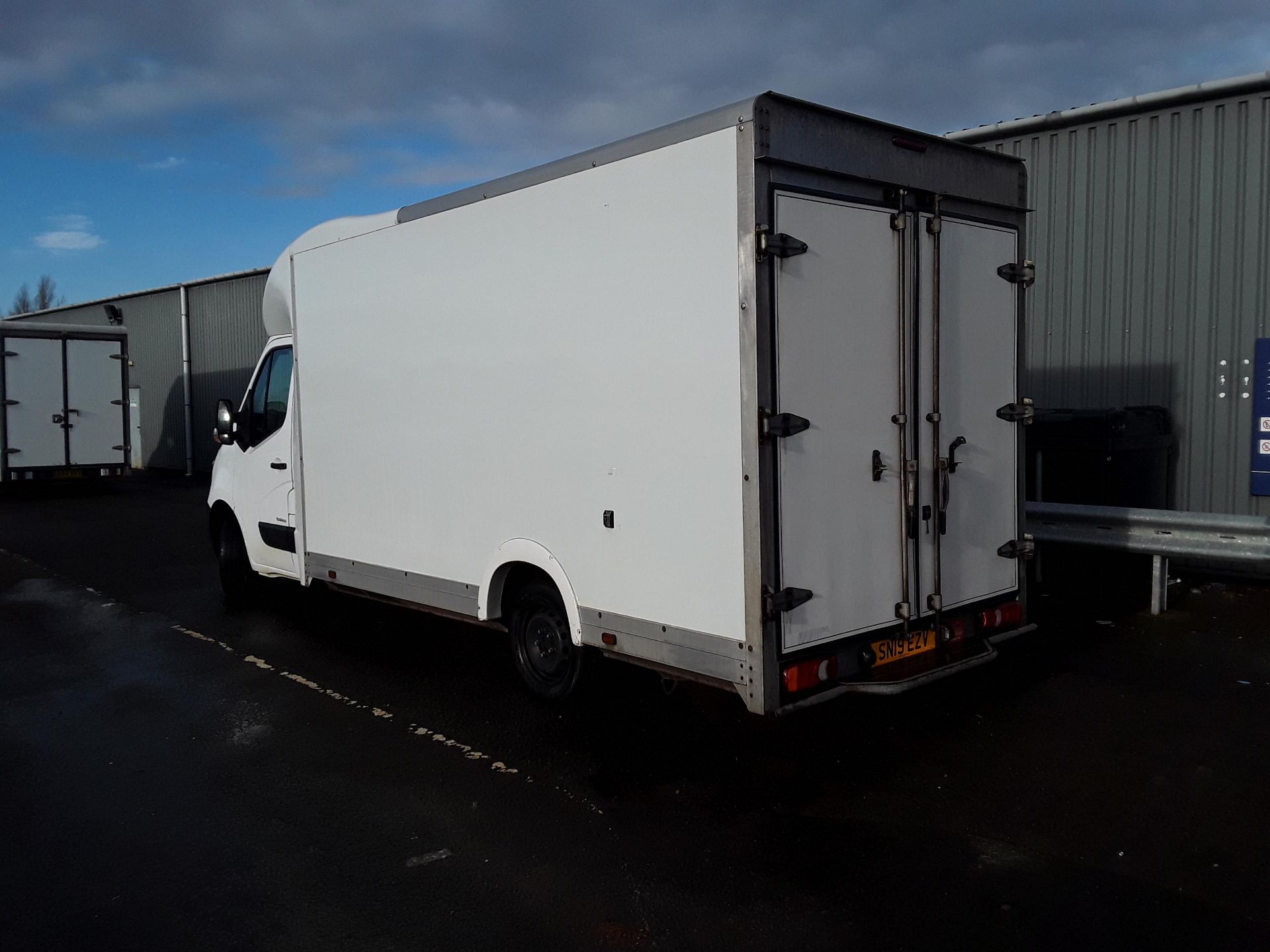 Renault Master Low Loader Luton L3 2.3DCI - Euro 6 - 130Bhp - 2019 19REG - ULEZ COMPLIANT- Air Con - Image 4 of 7