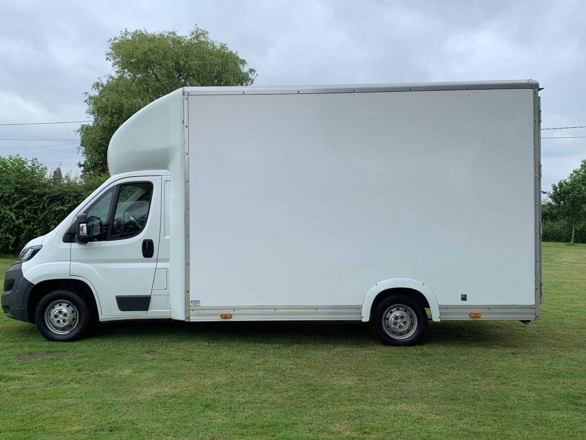 (RESERVE MET)PEUGEOT BOXER *L3 - LWB LOW LOADER - LUTON BOX* (17 REG) 2.0 BLUE HDI (EURO 6)*1 OWNER*