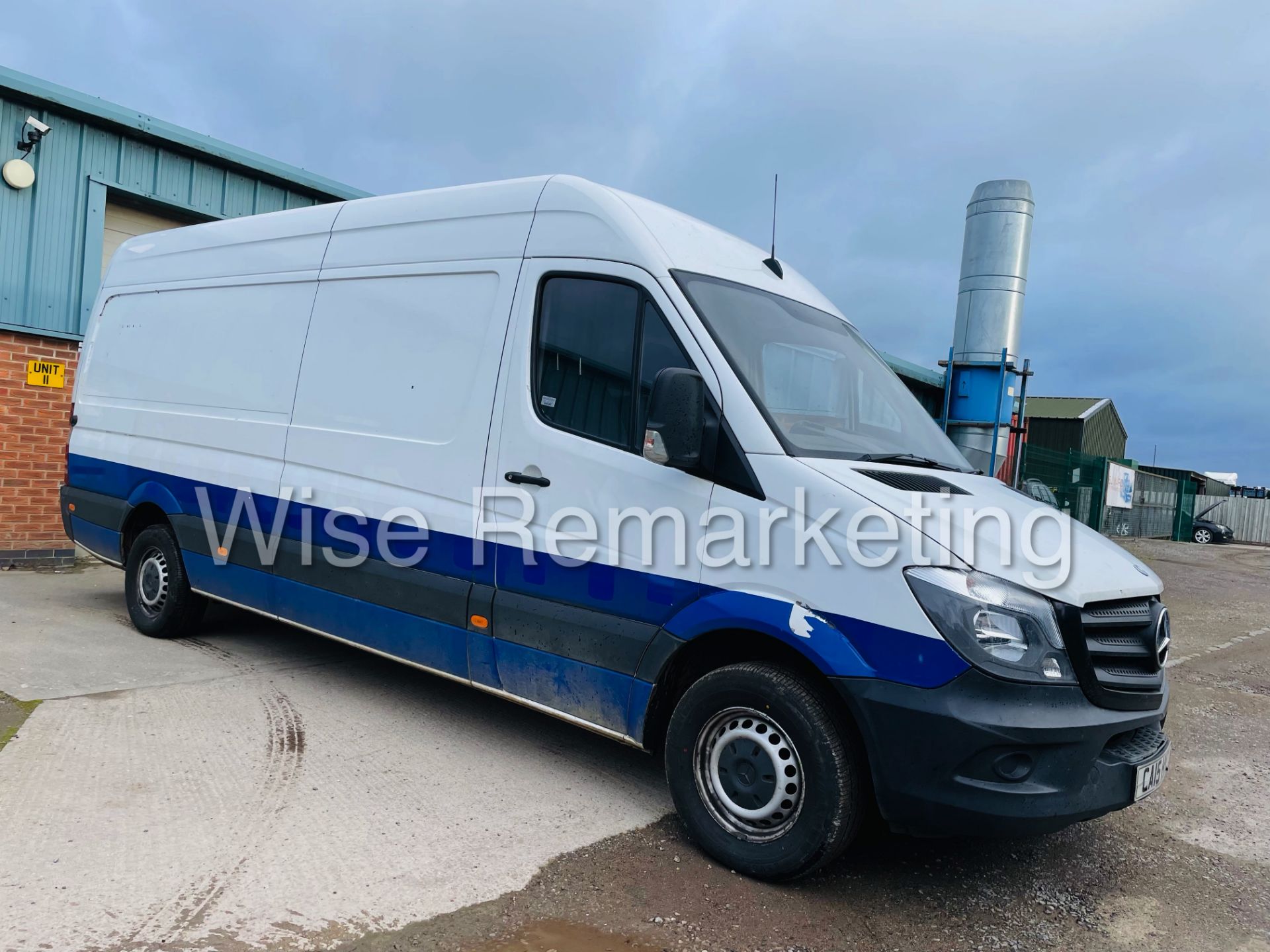 ON SALE - Mercedes-Benz Sprinter 313 Cdi *4.2 Meter LWB Hi-Roof* (2015) *3500 KG* (1 Owner) *NO VAT* - Image 3 of 35