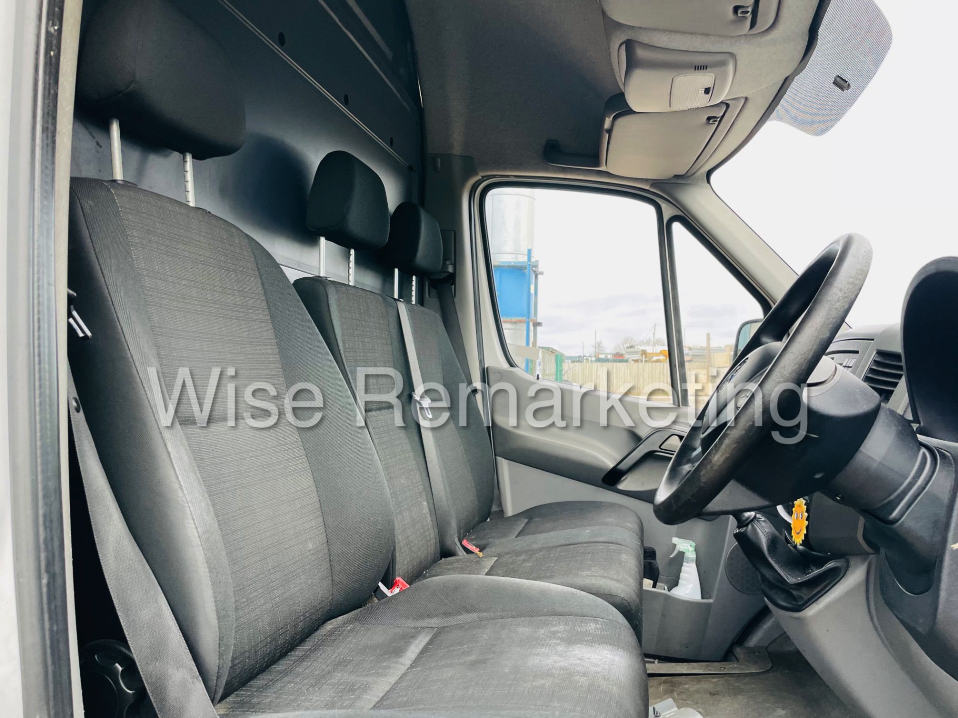 ON SALE - Mercedes-Benz Sprinter 313 Cdi *4.2 Meter LWB Hi-Roof* (2015) *3500 KG* (1 Owner) *NO VAT* - Image 24 of 35