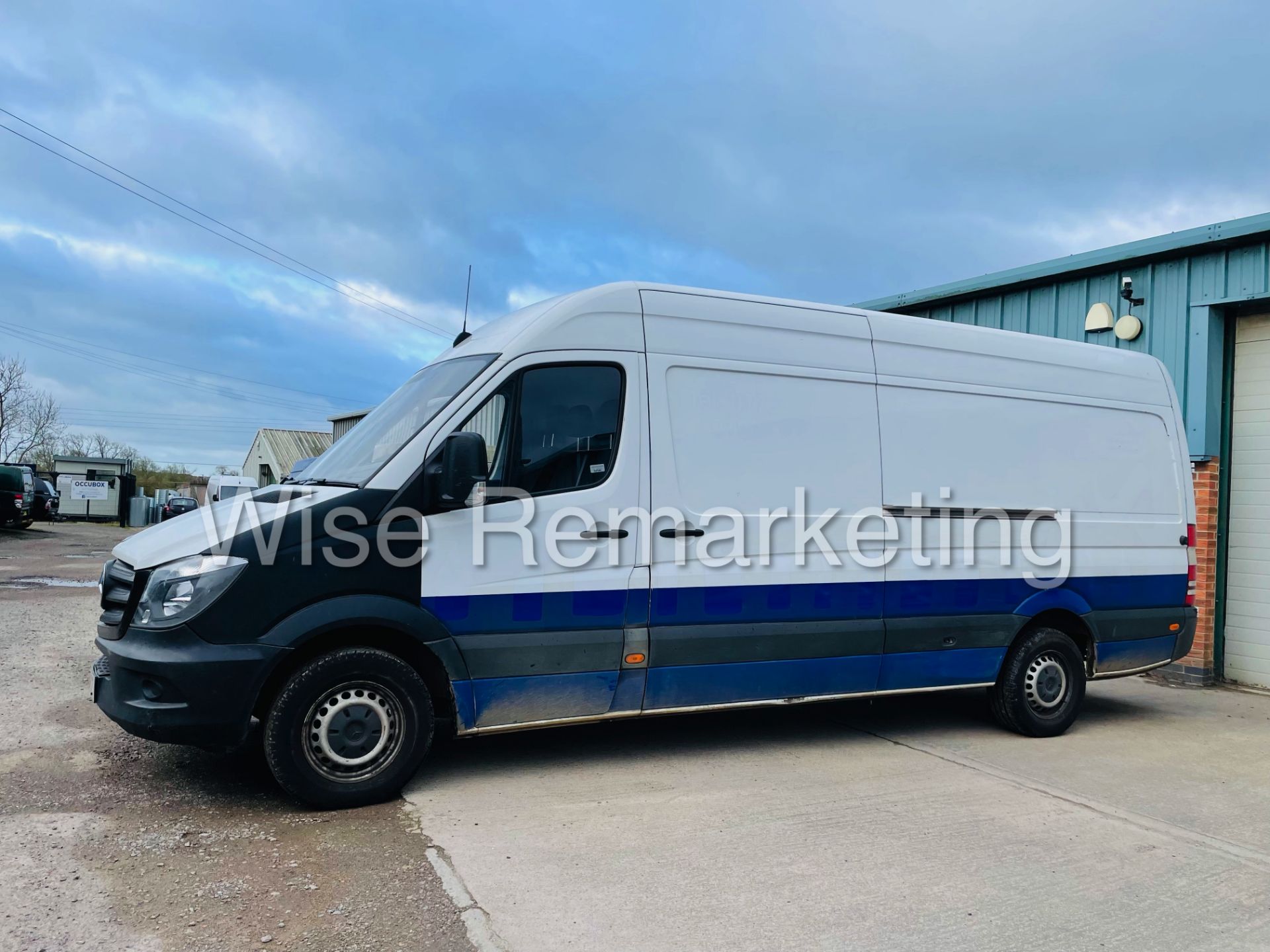 ON SALE - Mercedes-Benz Sprinter 313 Cdi *4.2 Meter LWB Hi-Roof* (2015) *3500 KG* (1 Owner) *NO VAT* - Image 7 of 35