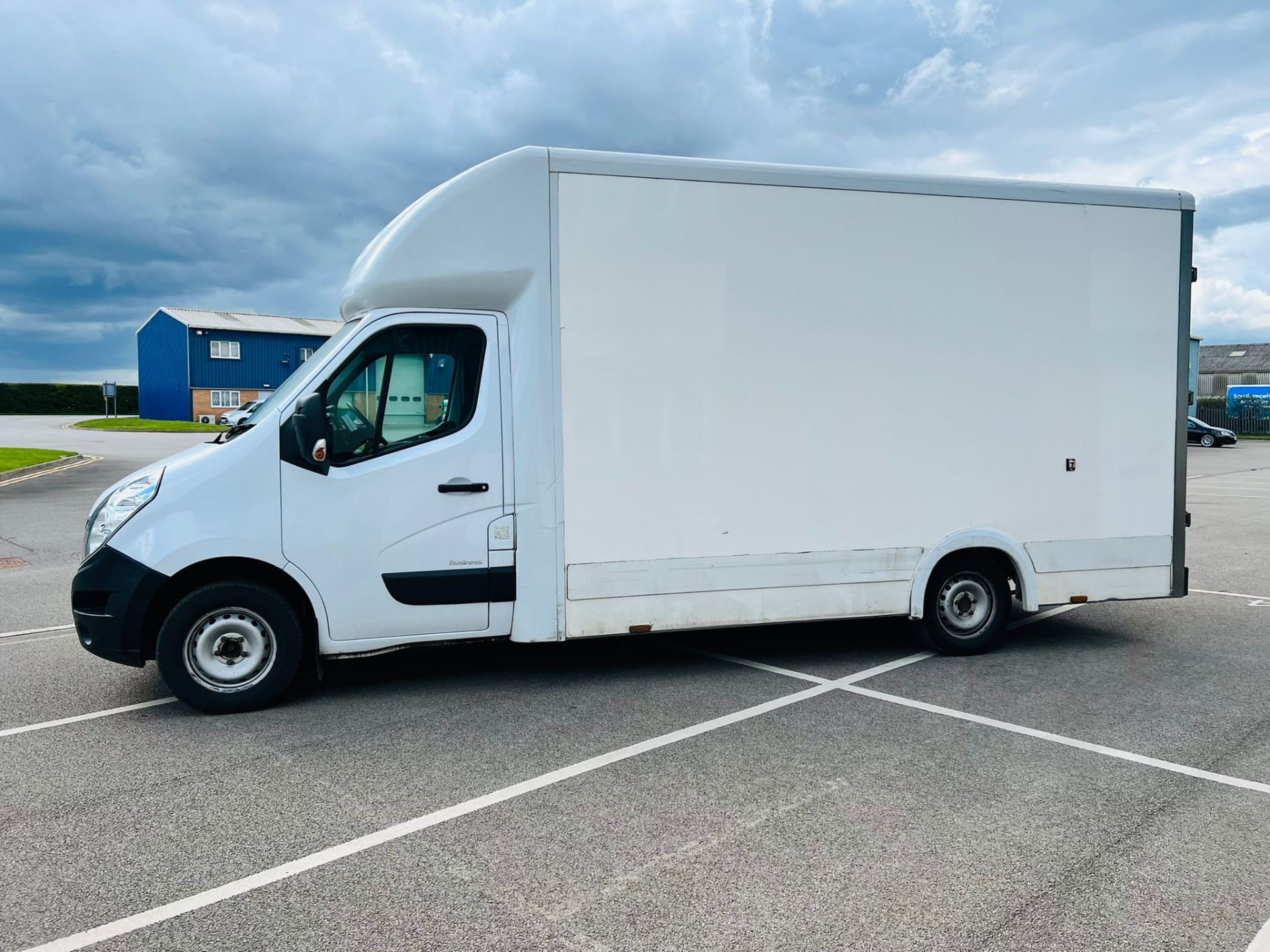 Renault Master 2.3DCI Low Loader Luton *LWB* Euro 6 - 130Bhp -2019 Model - ULEZ COMPLIANT- Air Con - Image 6 of 20