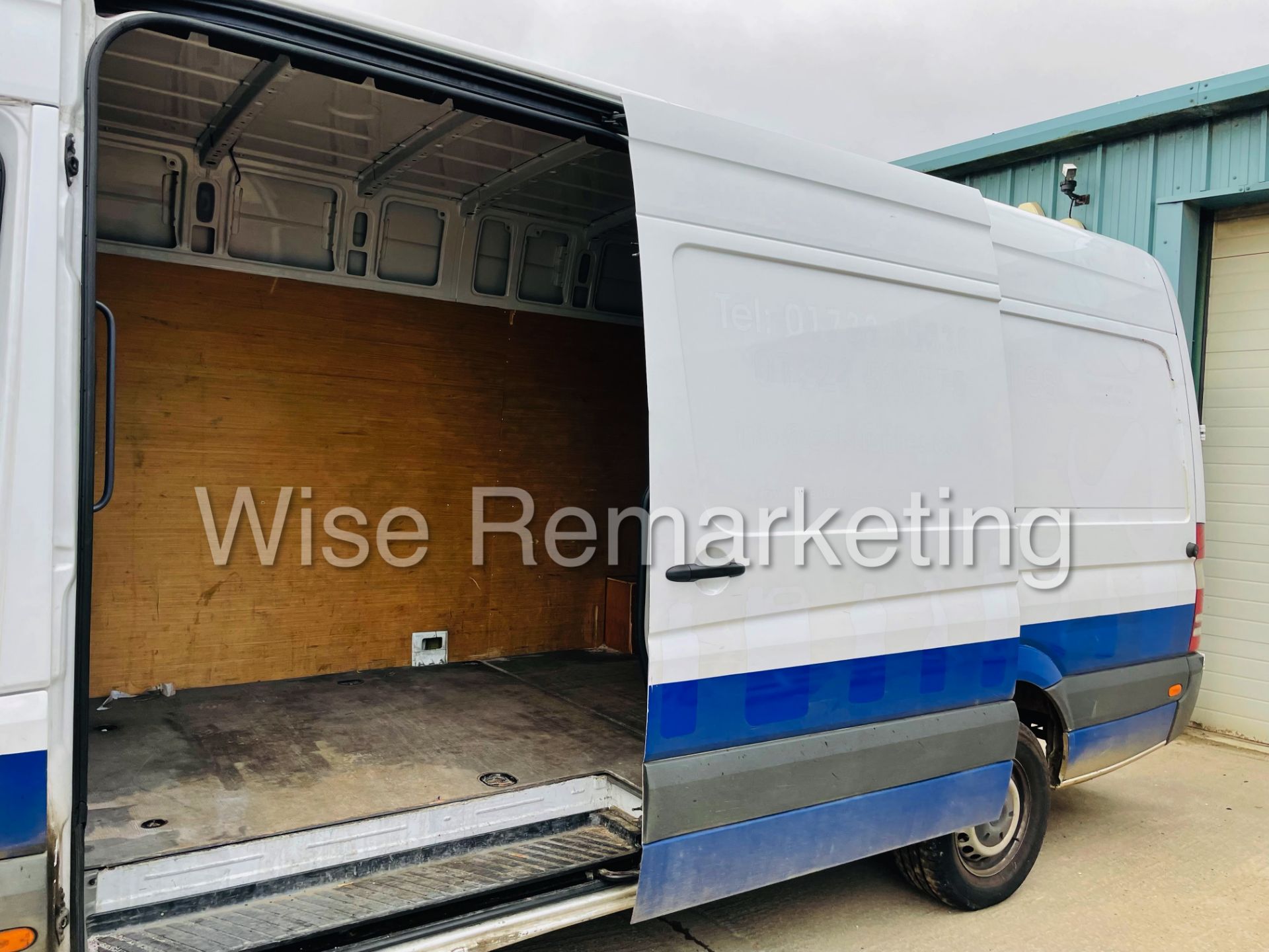 ON SALE - Mercedes-Benz Sprinter 313 Cdi *4.2 Meter LWB Hi-Roof* (2015) *3500 KG* (1 Owner) *NO VAT* - Image 21 of 35