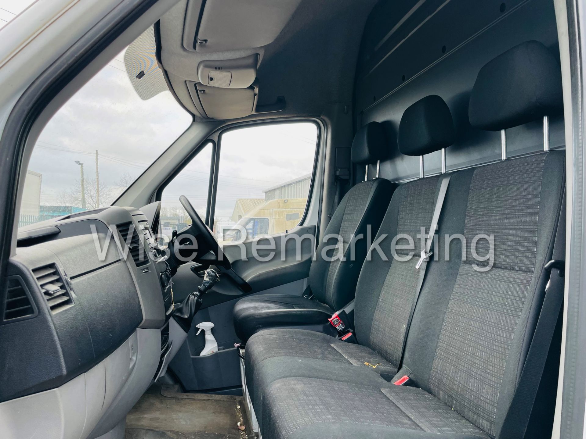 ON SALE - Mercedes-Benz Sprinter 313 Cdi *4.2 Meter LWB Hi-Roof* (2015) *3500 KG* (1 Owner) *NO VAT* - Image 20 of 35