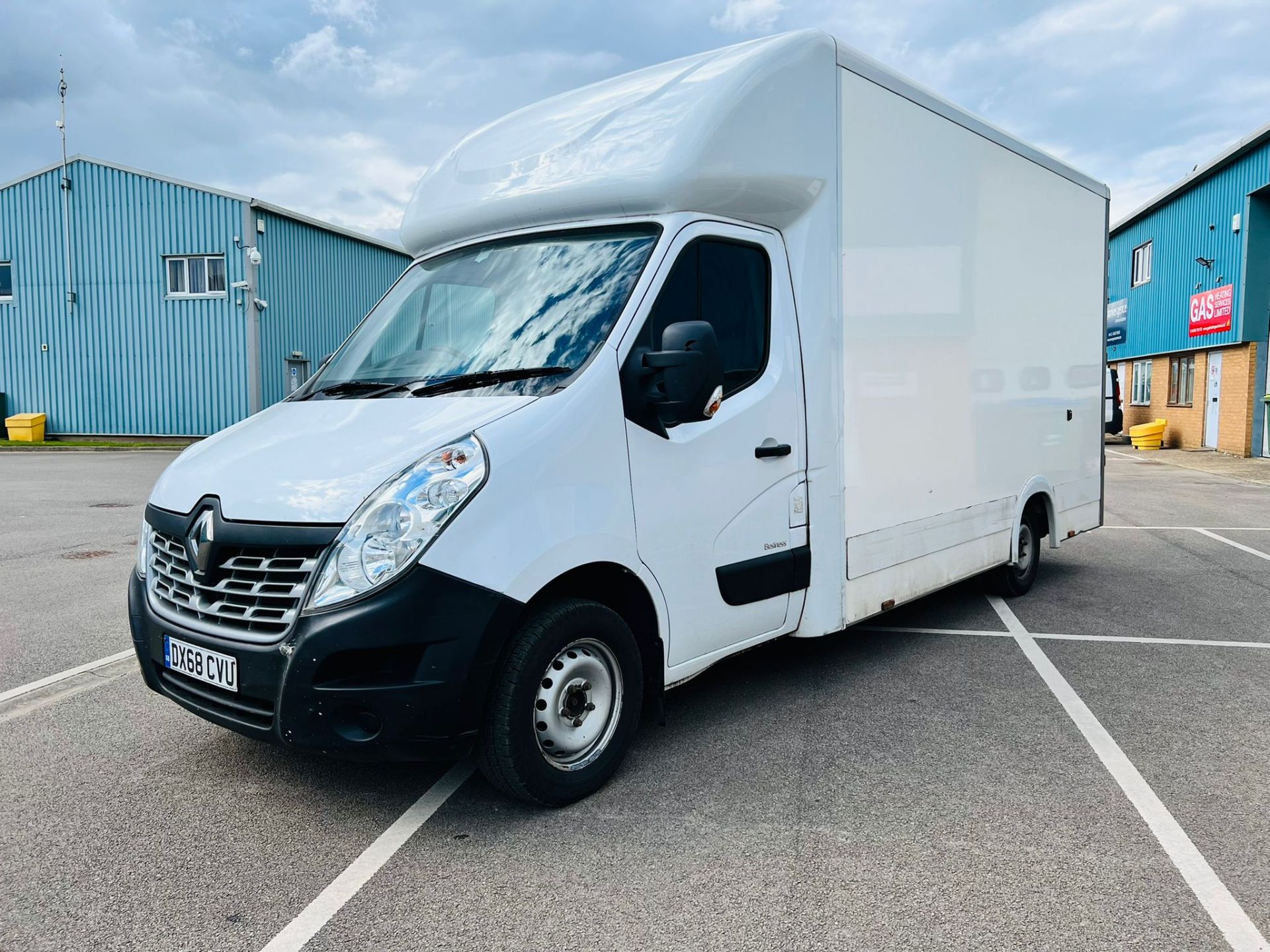 Renault Master 2.3DCI Low Loader Luton *LWB* Euro 6 - 130Bhp -2019 Model - ULEZ COMPLIANT- Air Con - Image 3 of 20