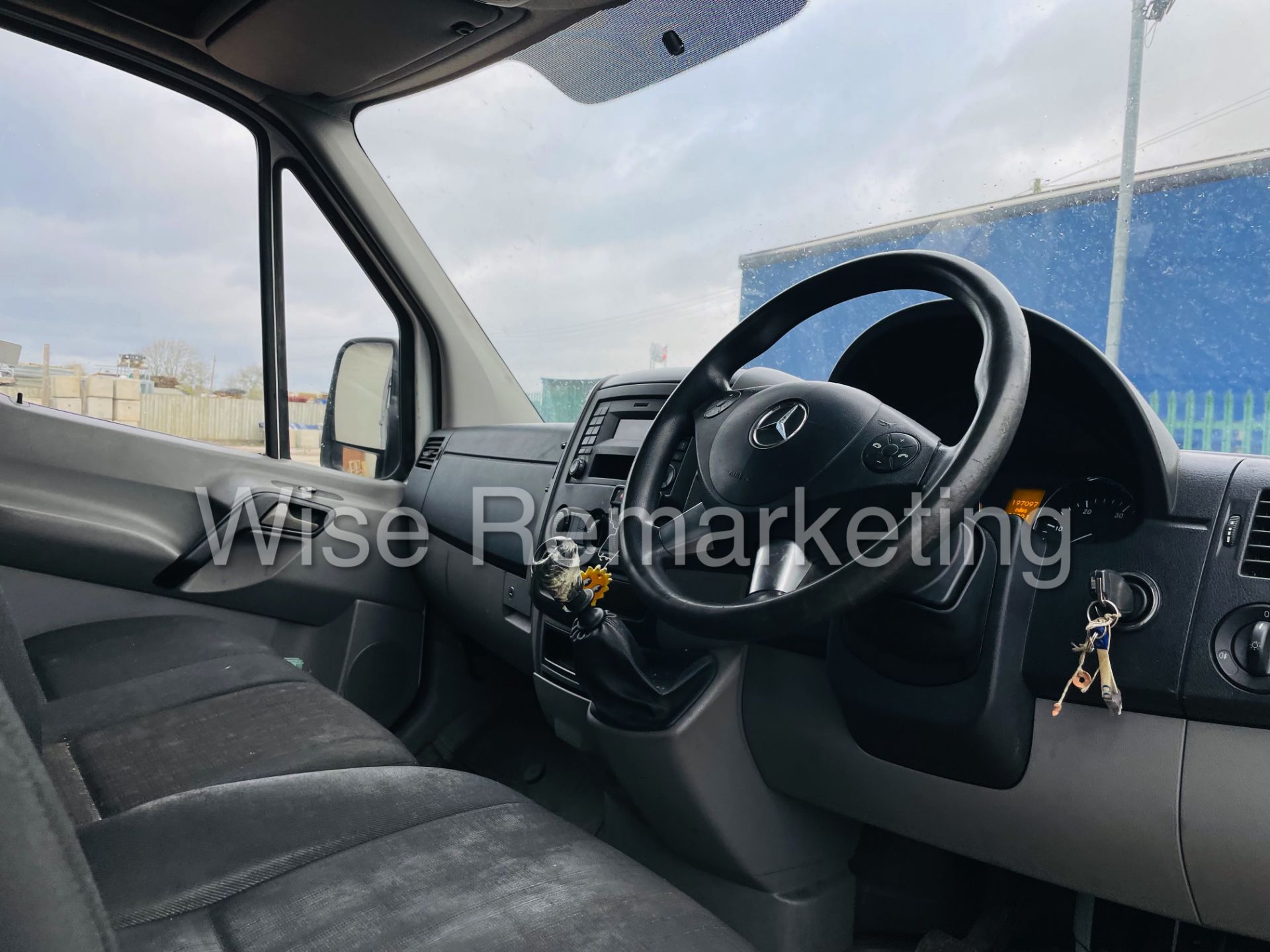 ON SALE - Mercedes-Benz Sprinter 313 Cdi *4.2 Meter LWB Hi-Roof* (2015) *3500 KG* (1 Owner) *NO VAT* - Image 26 of 35