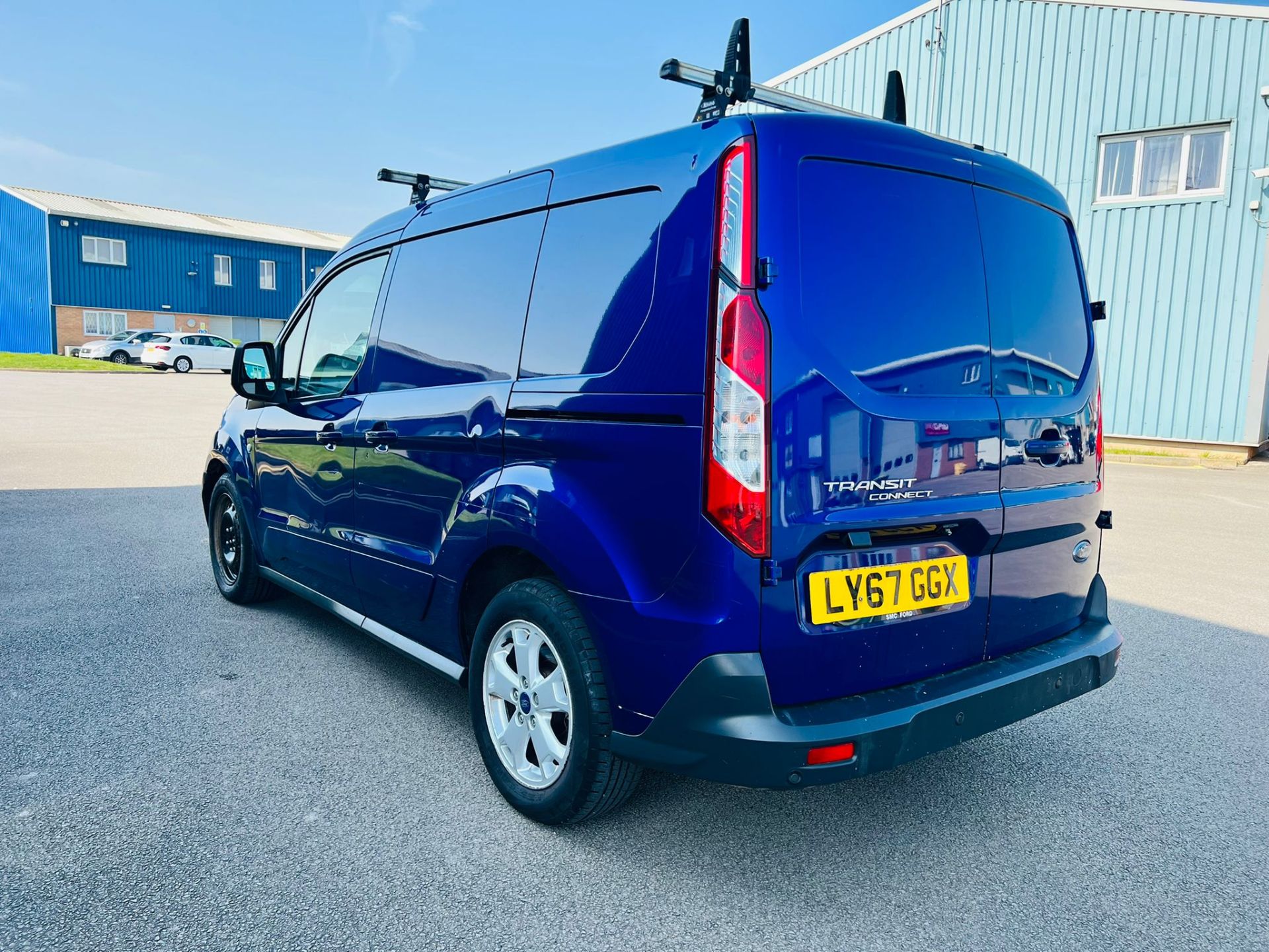 (RESERVE MET)Ford Transit Connect 1.5 120ps Limited - 2018 Year - Euro 6 - ULEZ Complaint - Air con - Image 2 of 24