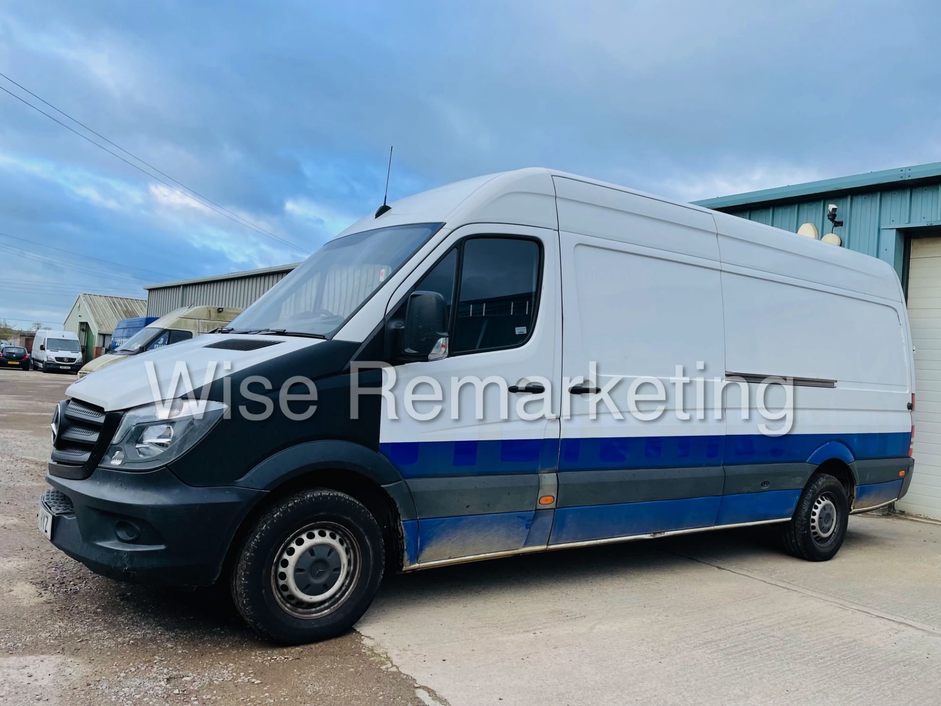 ON SALE - Mercedes-Benz Sprinter 313 Cdi *4.2 Meter LWB Hi-Roof* (2015) *3500 KG* (1 Owner) *NO VAT* - Image 6 of 35