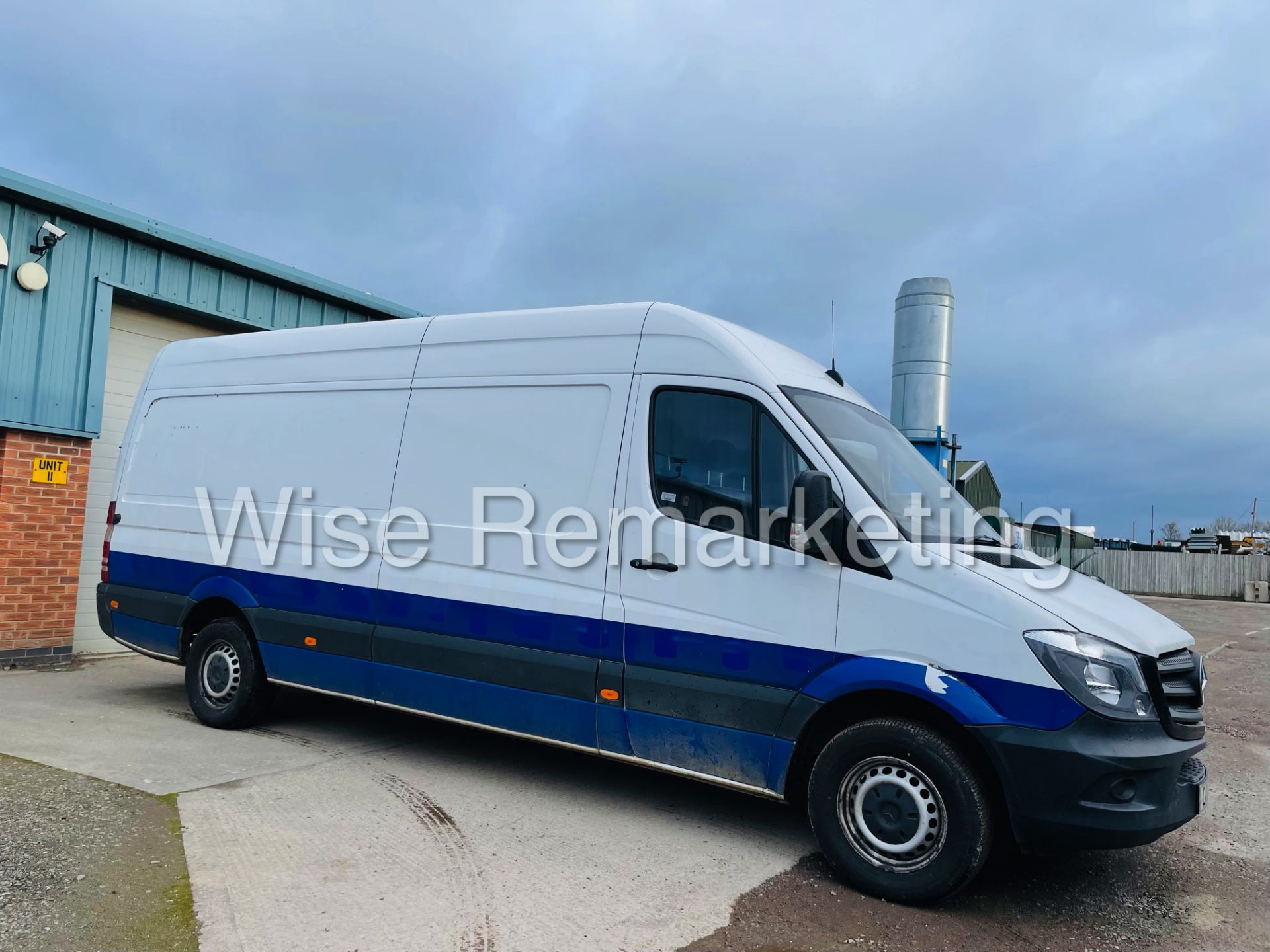 ON SALE - Mercedes-Benz Sprinter 313 Cdi *4.2 Meter LWB Hi-Roof* (2015) *3500 KG* (1 Owner) *NO VAT* - Image 2 of 35