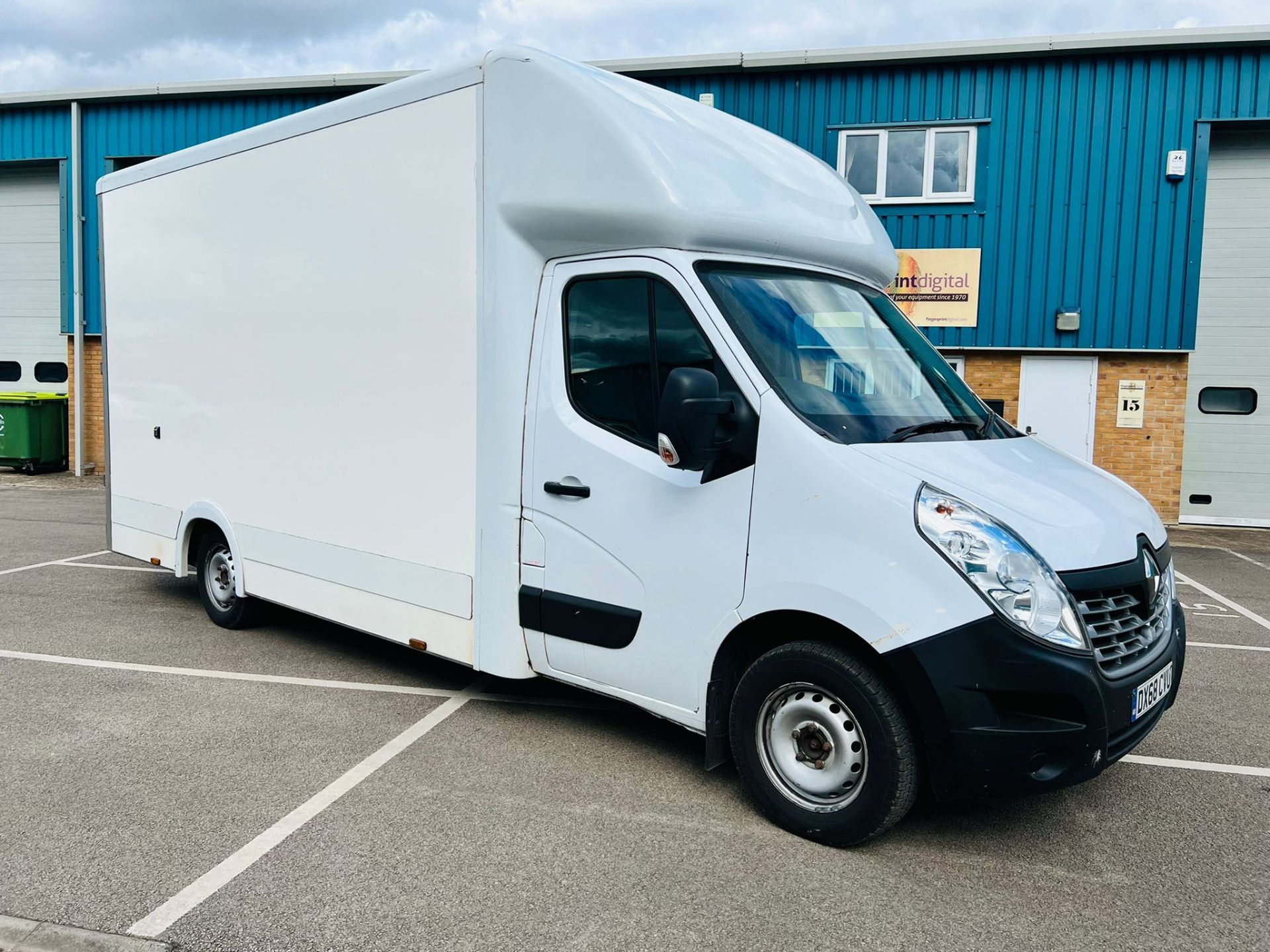 Renault Master 2.3DCI Low Loader Luton *LWB* Euro 6 - 130Bhp -2019 Model - ULEZ COMPLIANT- Air Con