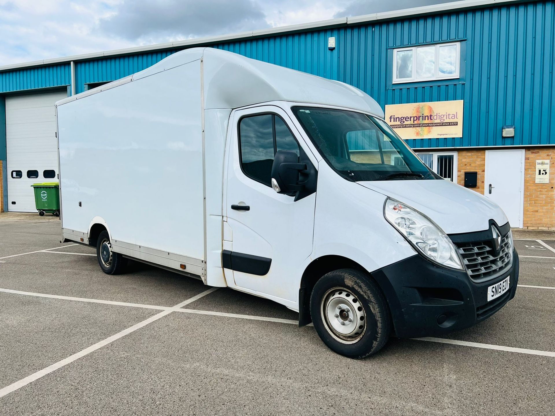 Renault Master 2.3DCI Low Loader Luton *XLWB*- Euro 6 - 130Bhp -19REG - *ULEZ COMPLIANT*- Air Con