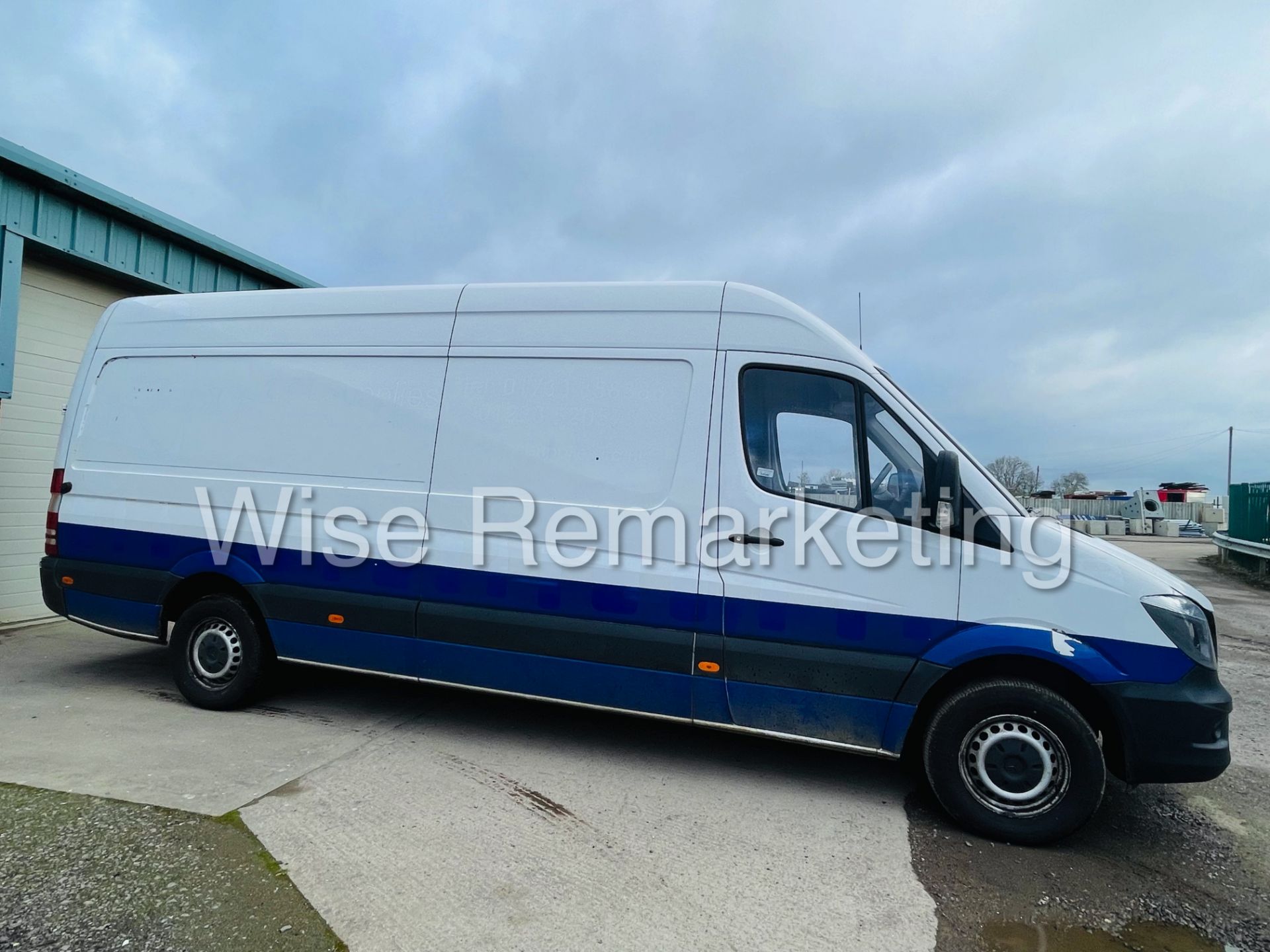 ON SALE - Mercedes-Benz Sprinter 313 Cdi *4.2 Meter LWB Hi-Roof* (2015) *3500 KG* (1 Owner) *NO VAT* - Image 14 of 35