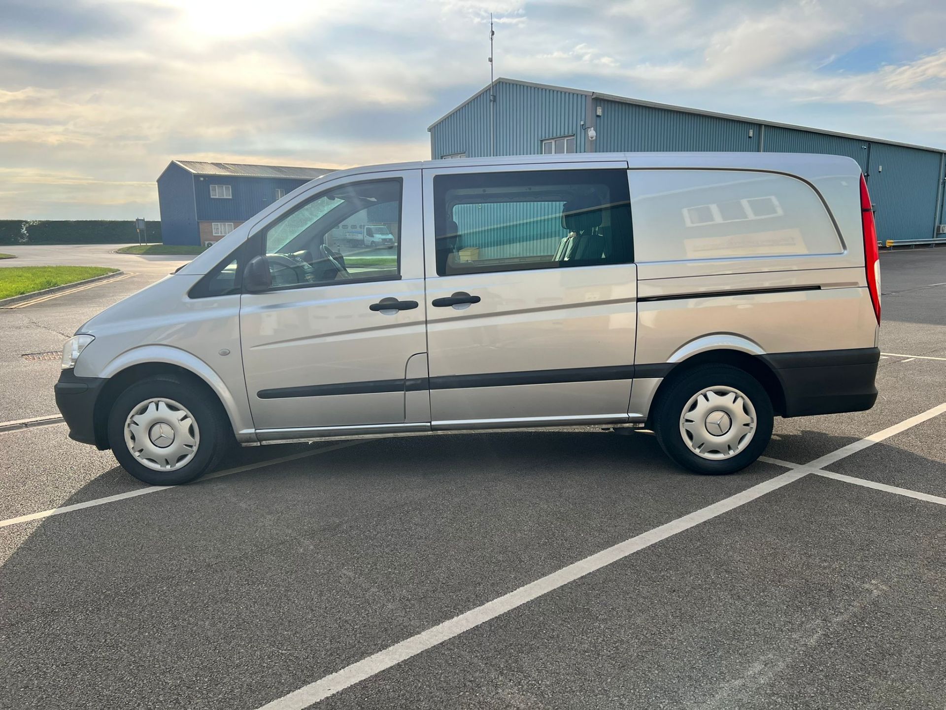 (RESERVE MET)Mercedes Vito 113 Dualiner/Crew Van - Air Con - 2014 14 REG -1 Owner From New - New mot - Image 5 of 24