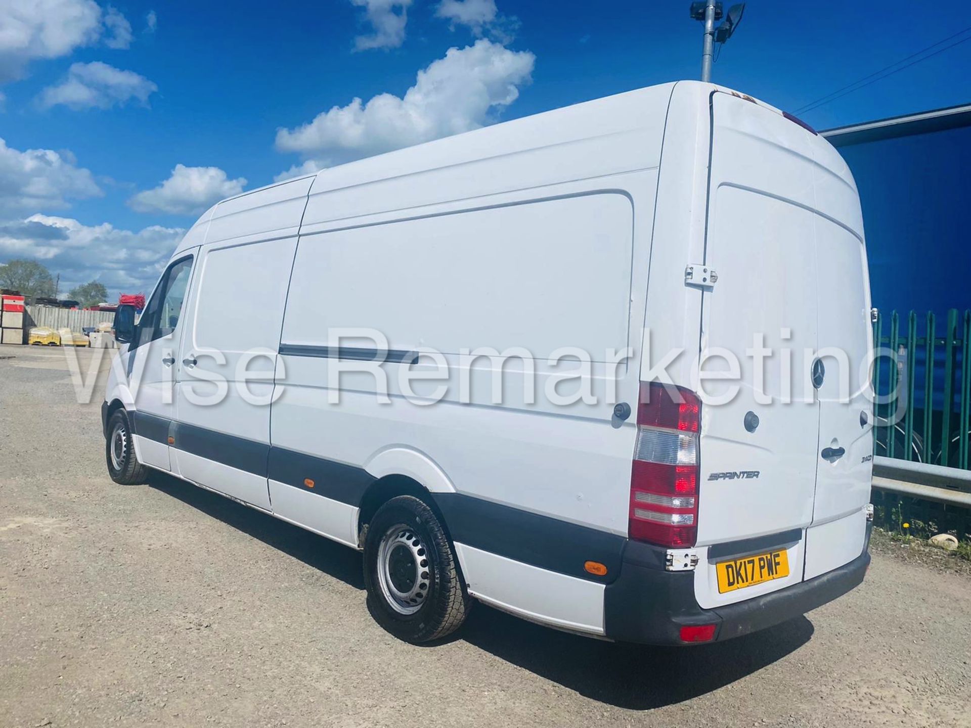 (Reserve Met) MERCEDES-BENZ SPRINTER 314 CDI *4.2 METER LWB(2017-EURO 6 / U-LEZ COMPLIANT) *1 OWNER - Image 10 of 26