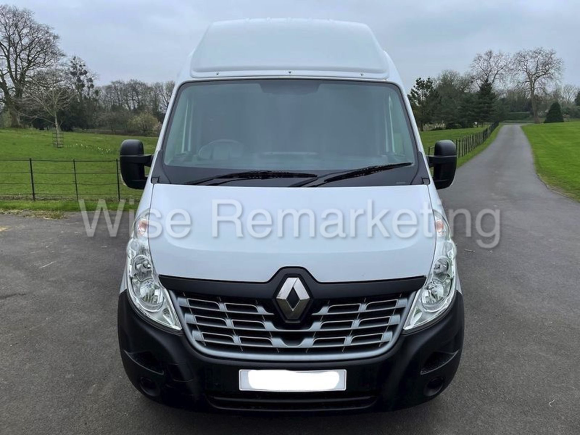 Renault Master L3H3 *LWB - Super Roof* (2018 ~ Euro 6 Compliant) Air Con - Electric Pack (1 Owner) - Image 5 of 11