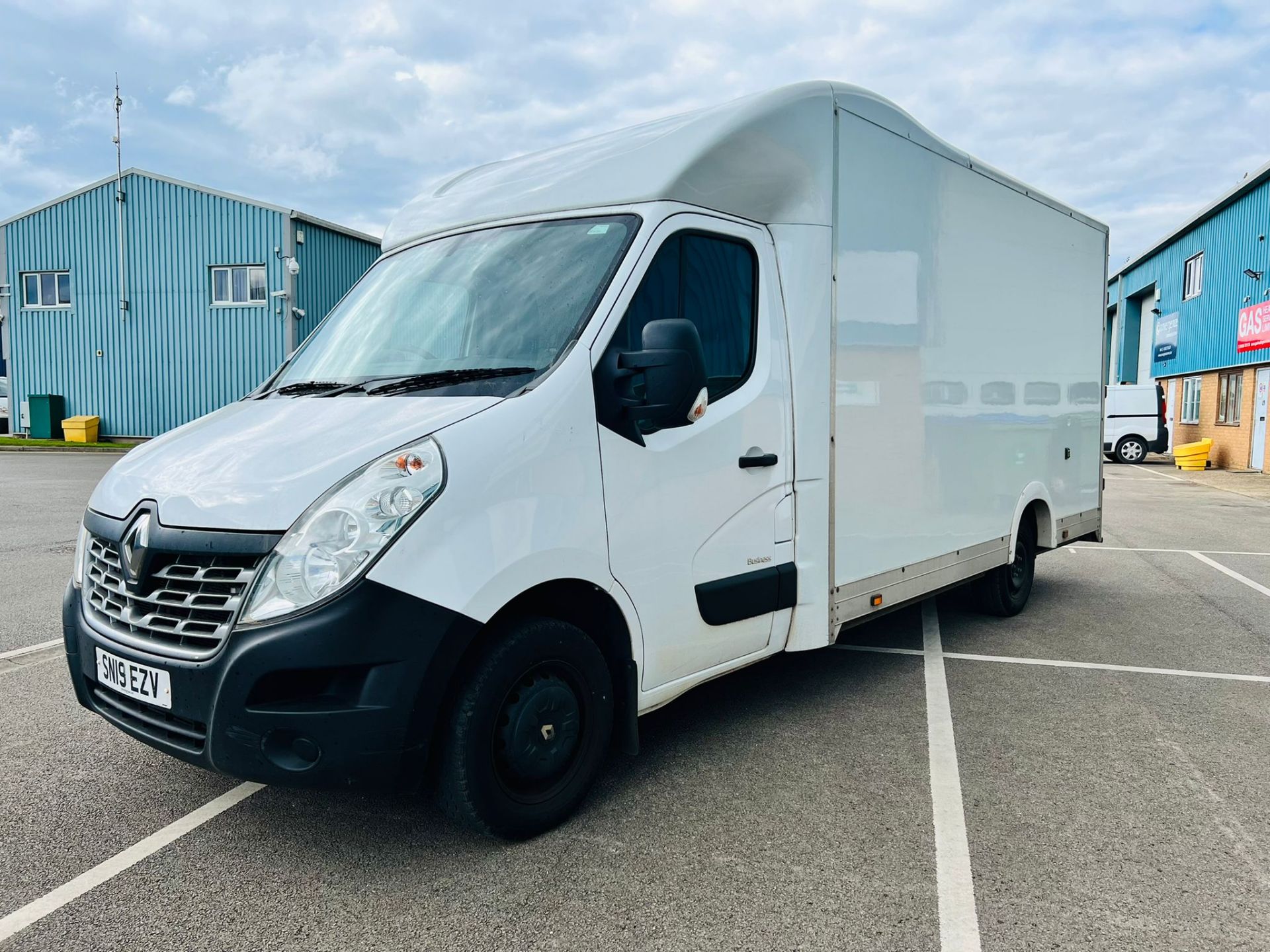 Renault Master 2.3DCI Low Loader Luton *LWB*-Euro 6 -130Bhp -2019 Model - *ULEZ COMPLIANT*- Air Con - Image 4 of 19