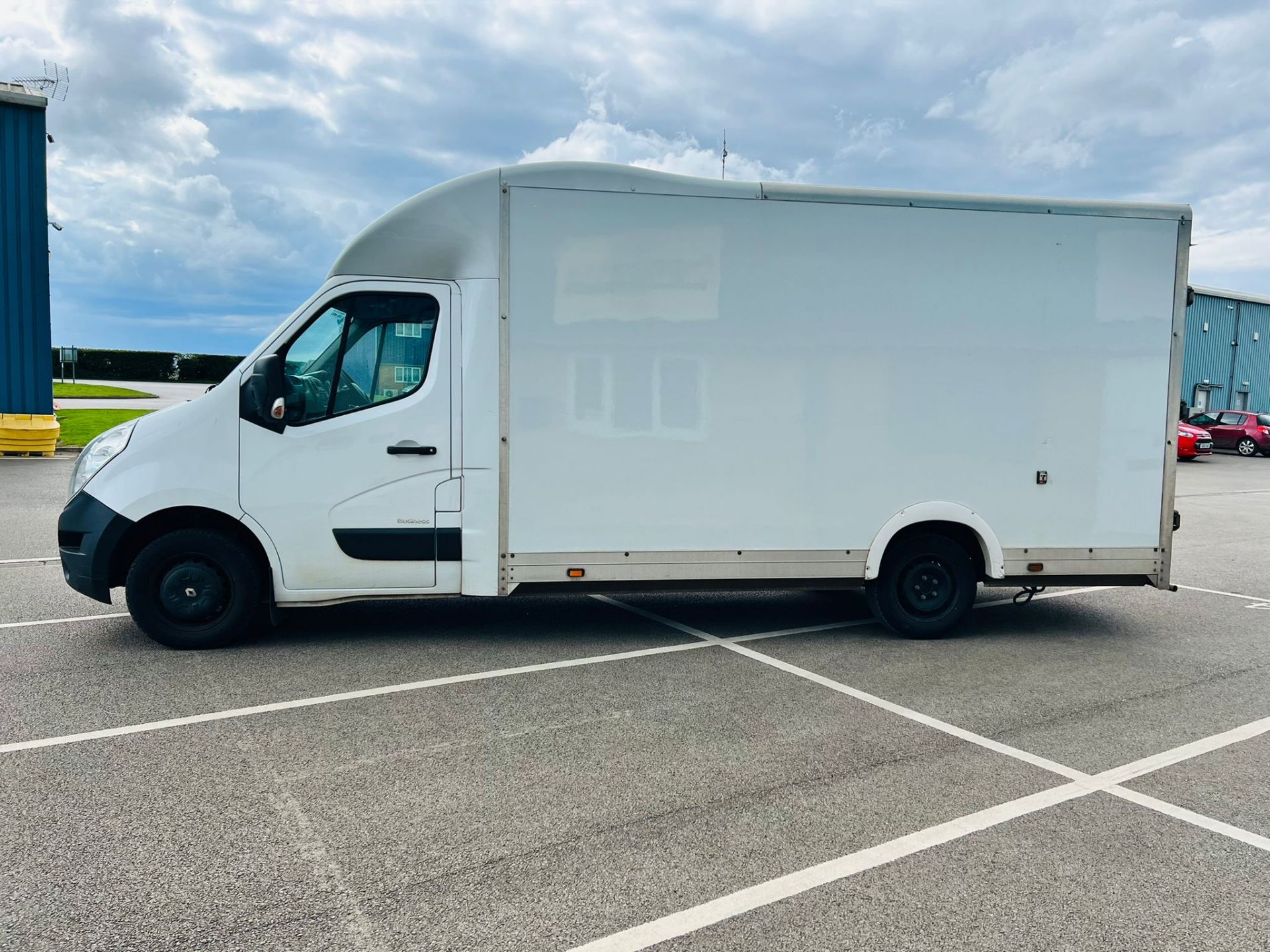 Renault Master 2.3DCI Low Loader Luton *LWB*-Euro 6 -130Bhp -2019 Model - *ULEZ COMPLIANT*- Air Con - Image 2 of 19