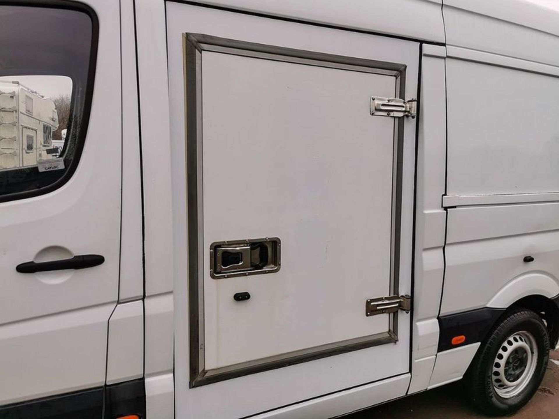 (RESERVE MET)Mercedes Benz Sprinter 313CDI (2015 Model) 2.1CDI MWB (L2H2) Fridge /Freezer van - Image 4 of 4