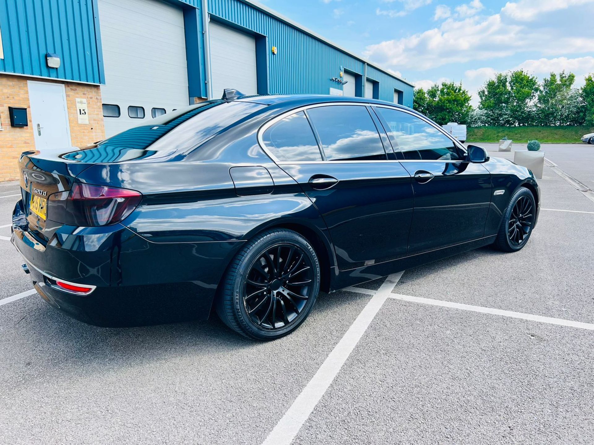 (Reserve Met) BMW 520d LUXURY EDTION STEP AUTO BLACK (190 BHP ) 2015 -15REG - SAT NAV -AIR CON - - Image 5 of 23