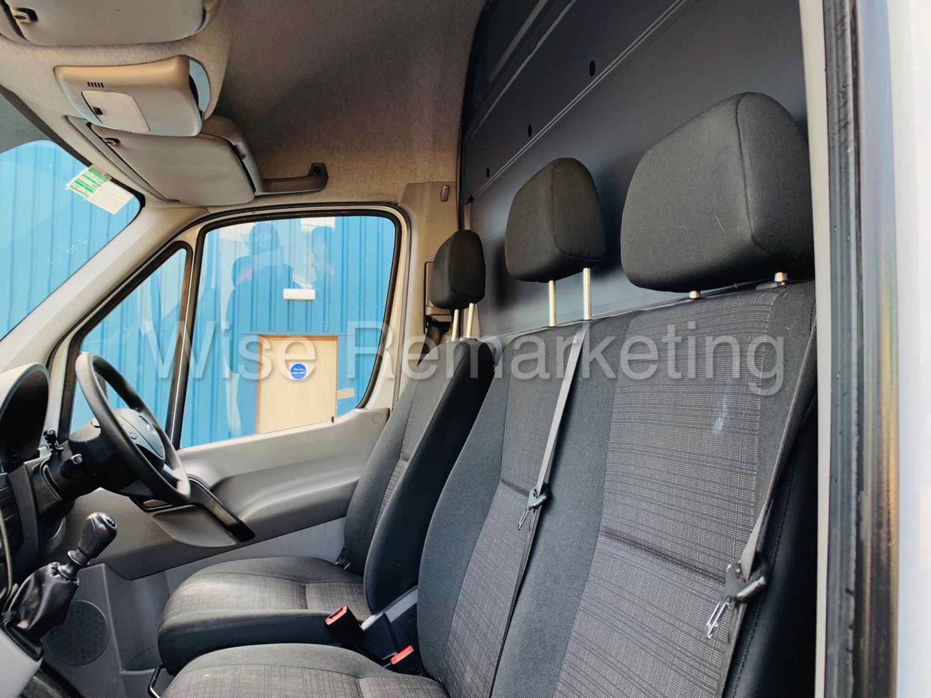 (Reserve Met) MERCEDES-BENZ SPRINTER 314 CDI *4.2 METER LWB HI-ROOF* (2017-EURO 6 / U-LEZ COMPLIANT) - Image 14 of 16